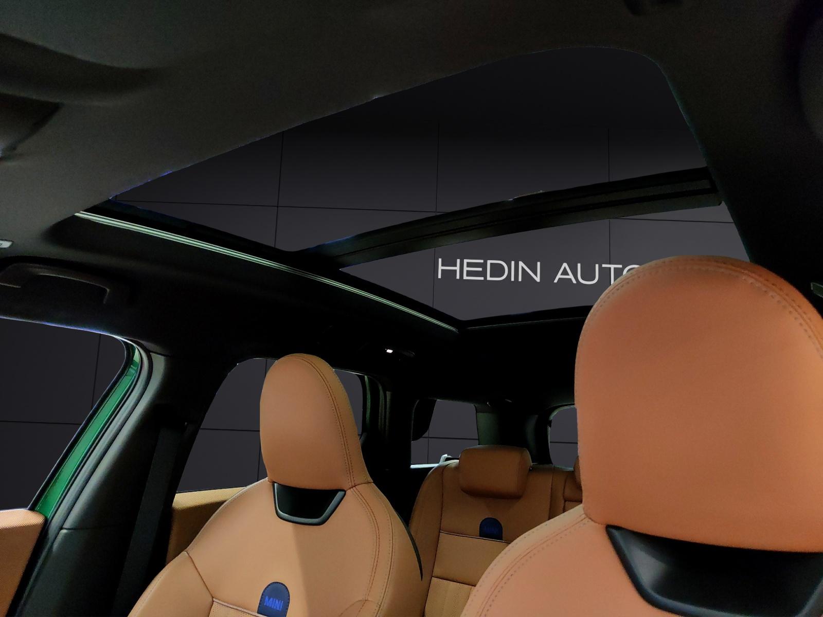 MINI Countryman U25 2.0i S ALL4-image-15