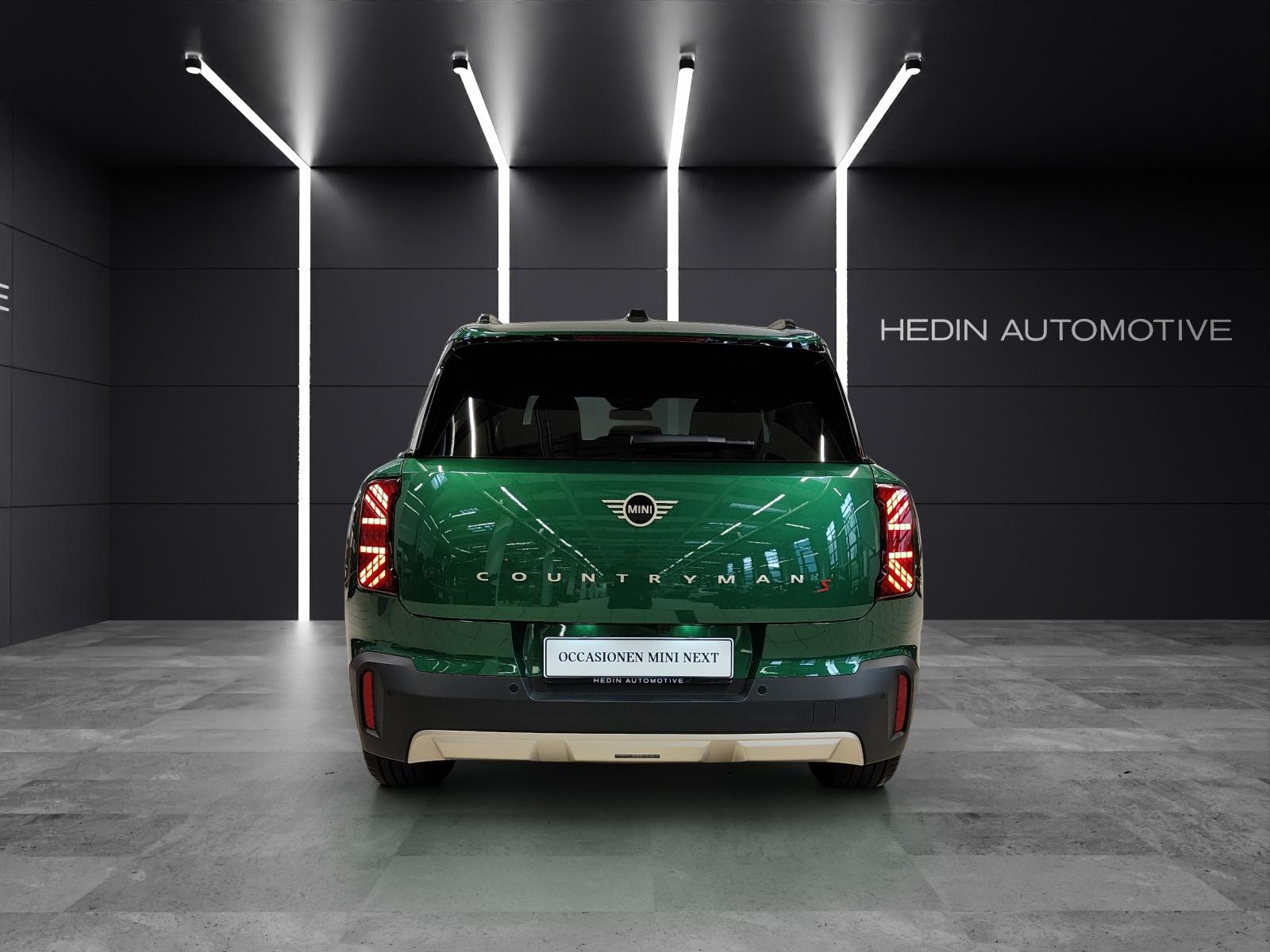 MINI Countryman U25 2.0i S ALL4-image-4