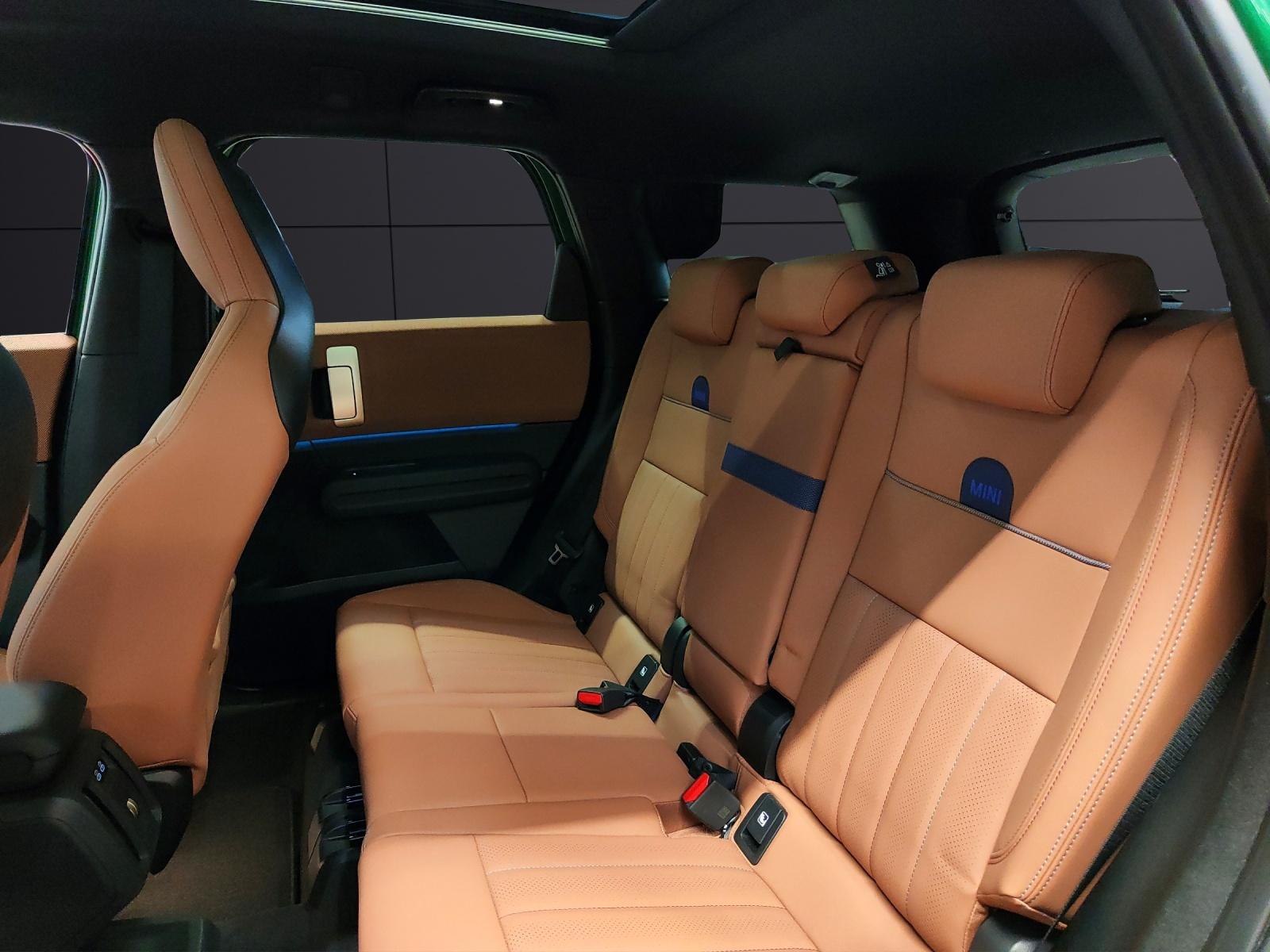 MINI Countryman U25 2.0i S ALL4-image-17
