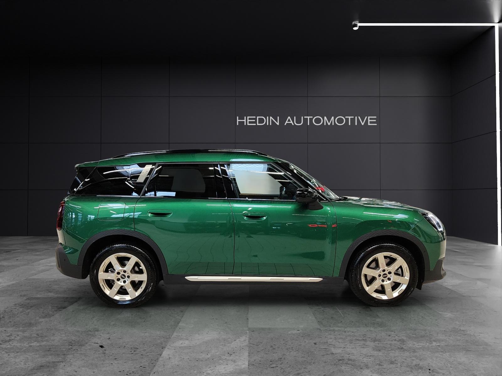 MINI Countryman U25 2.0i S ALL4-image-6