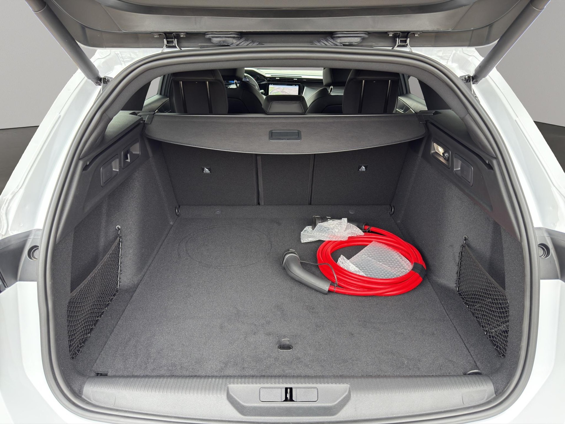 PEUGEOT 308 SW e-GT-image-9