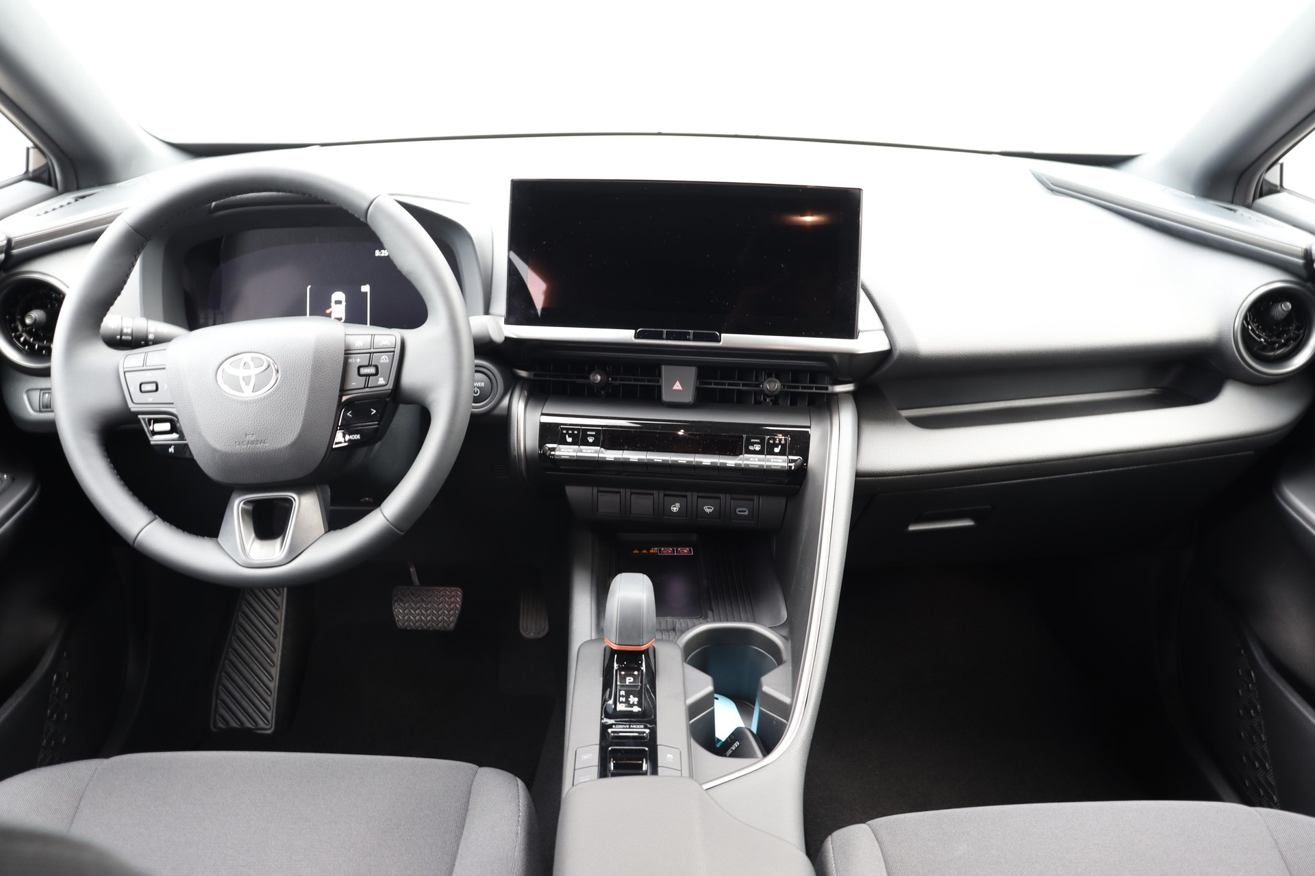 TOYOTA C-HR 2.0 PHEV Swiss Edition-image-5