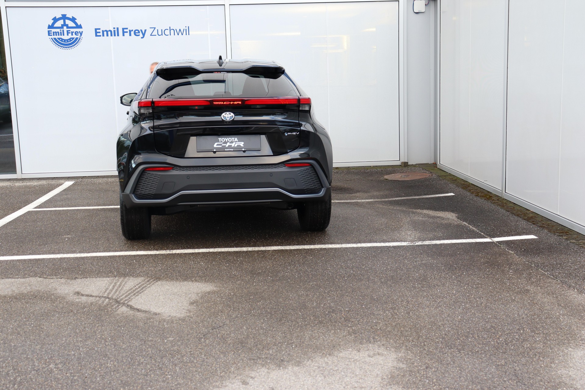 TOYOTA C-HR 2.0 PHEV Swiss Edition-image-2