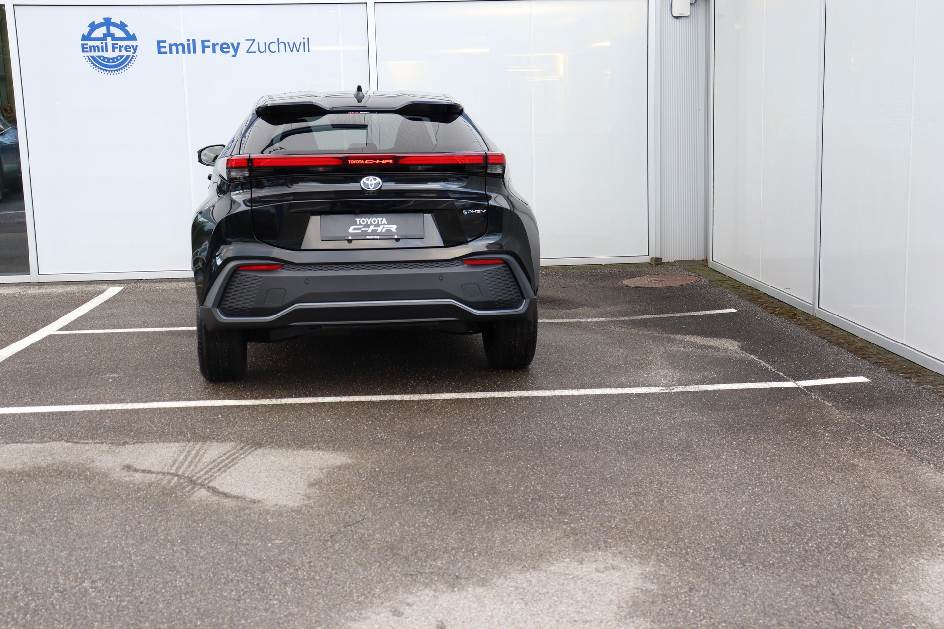TOYOTA C-HR 2.0 PHEV Swiss Edition-image-3