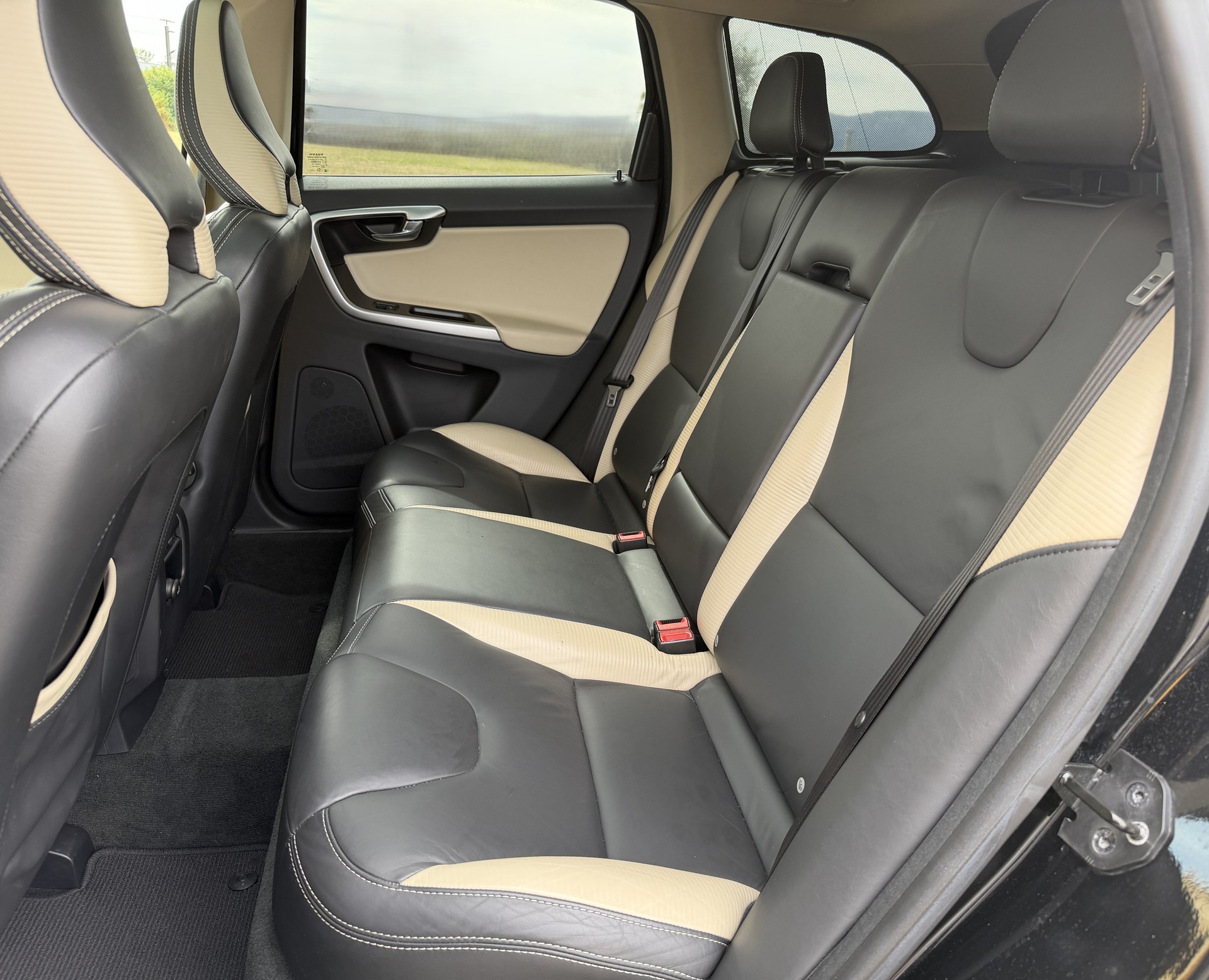 VOLVO XC60 T6 AWD R-Design Geartronic-image-20