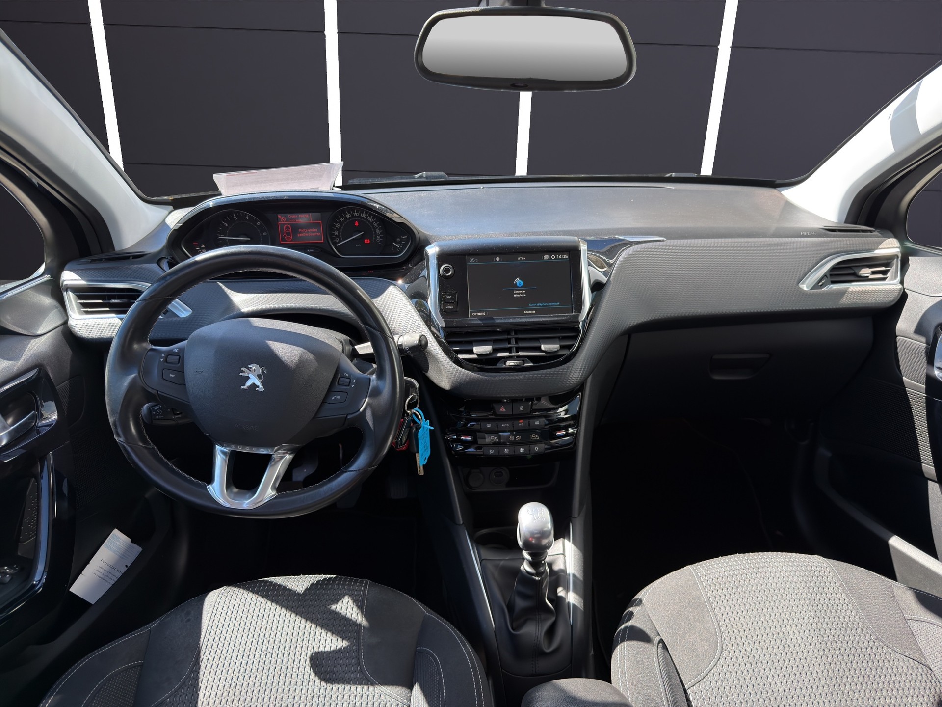 PEUGEOT 208 1.2 Allure-image-7