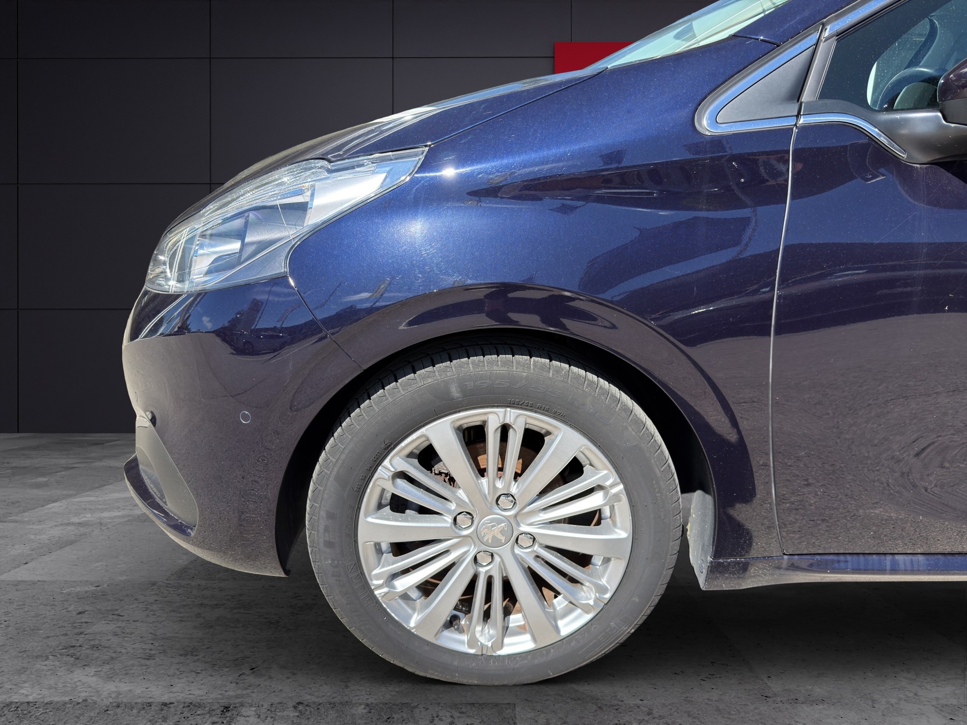 PEUGEOT 208 1.2 Allure-image-4