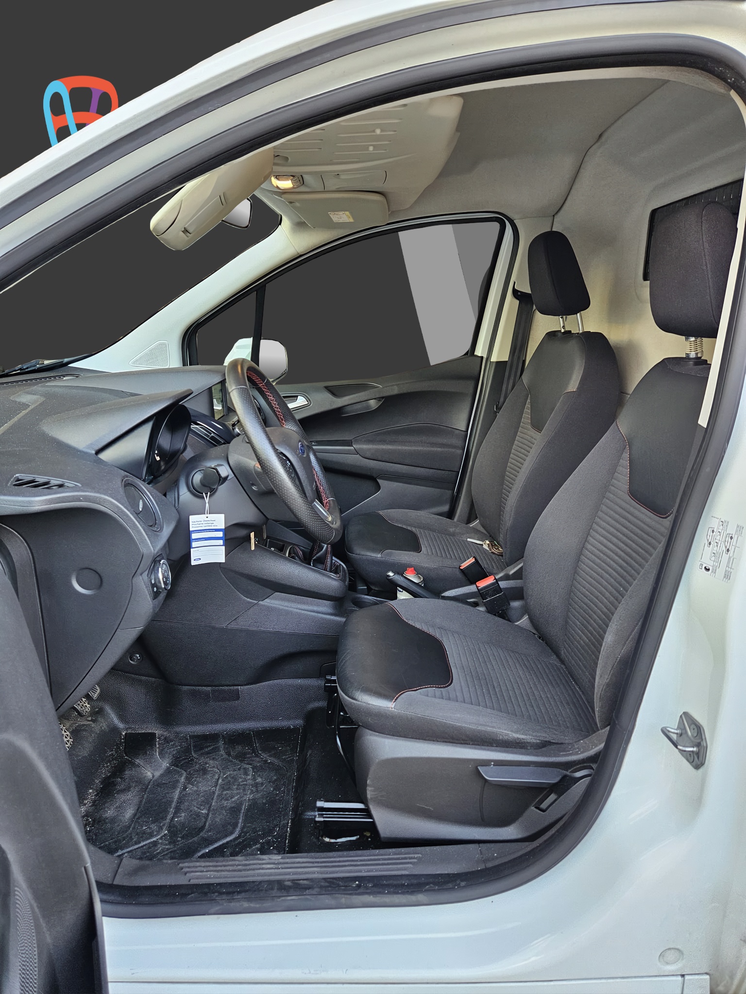 FORD Transit Courier Van 1.0 EcoBoost Ambiente-image-11