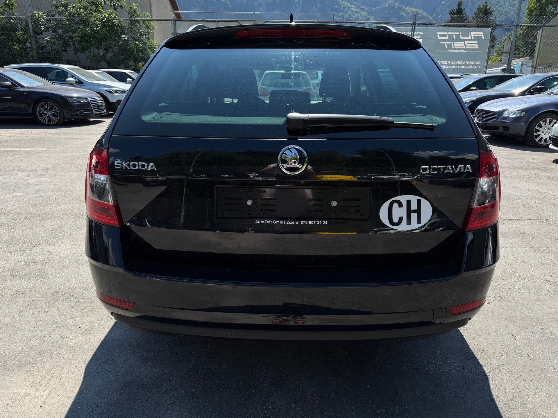 SKODA Octavia Combi 1.8 TSI Ambition DSG-image-4
