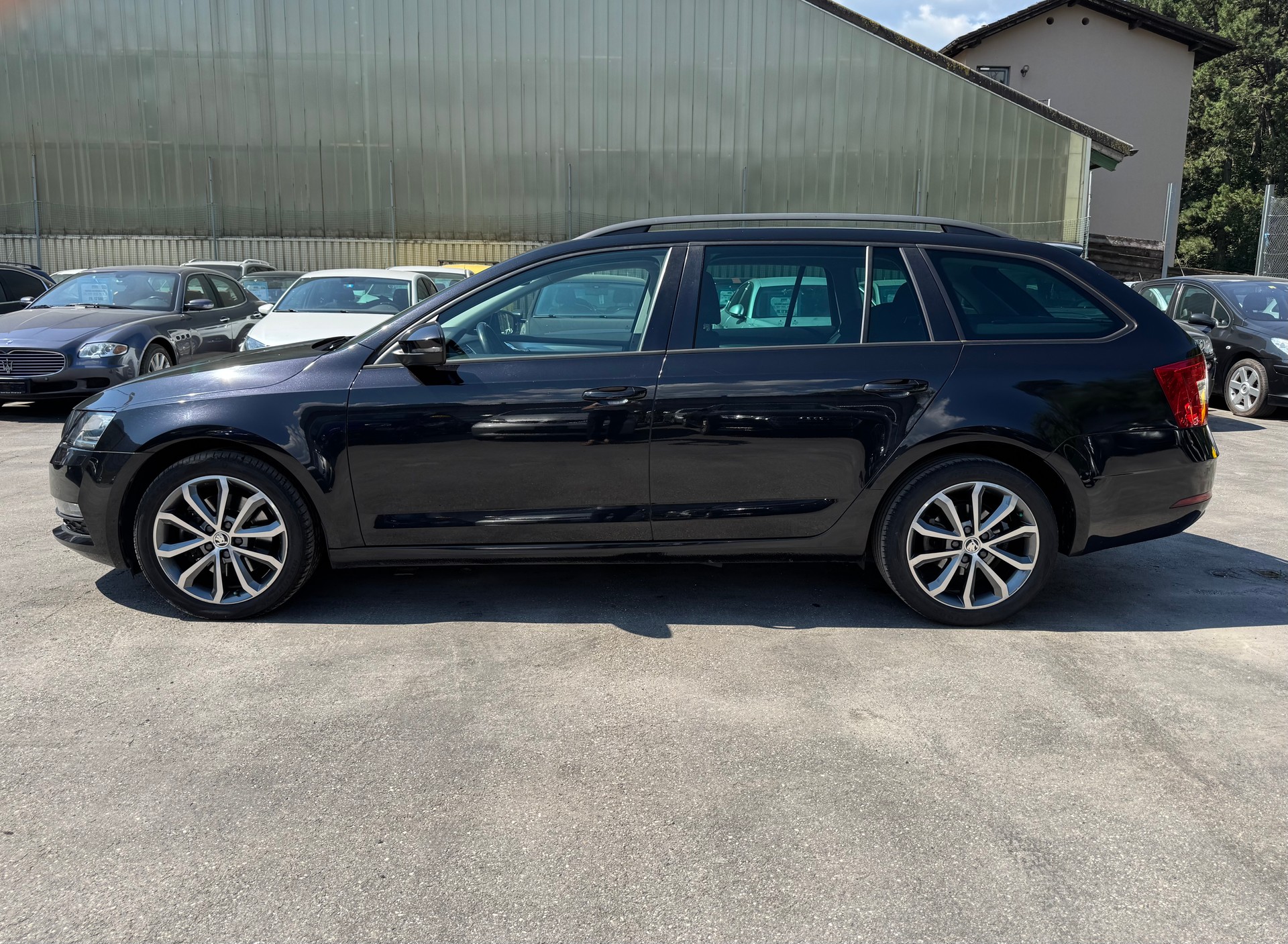 SKODA Octavia Combi 1.8 TSI Ambition DSG-image-6