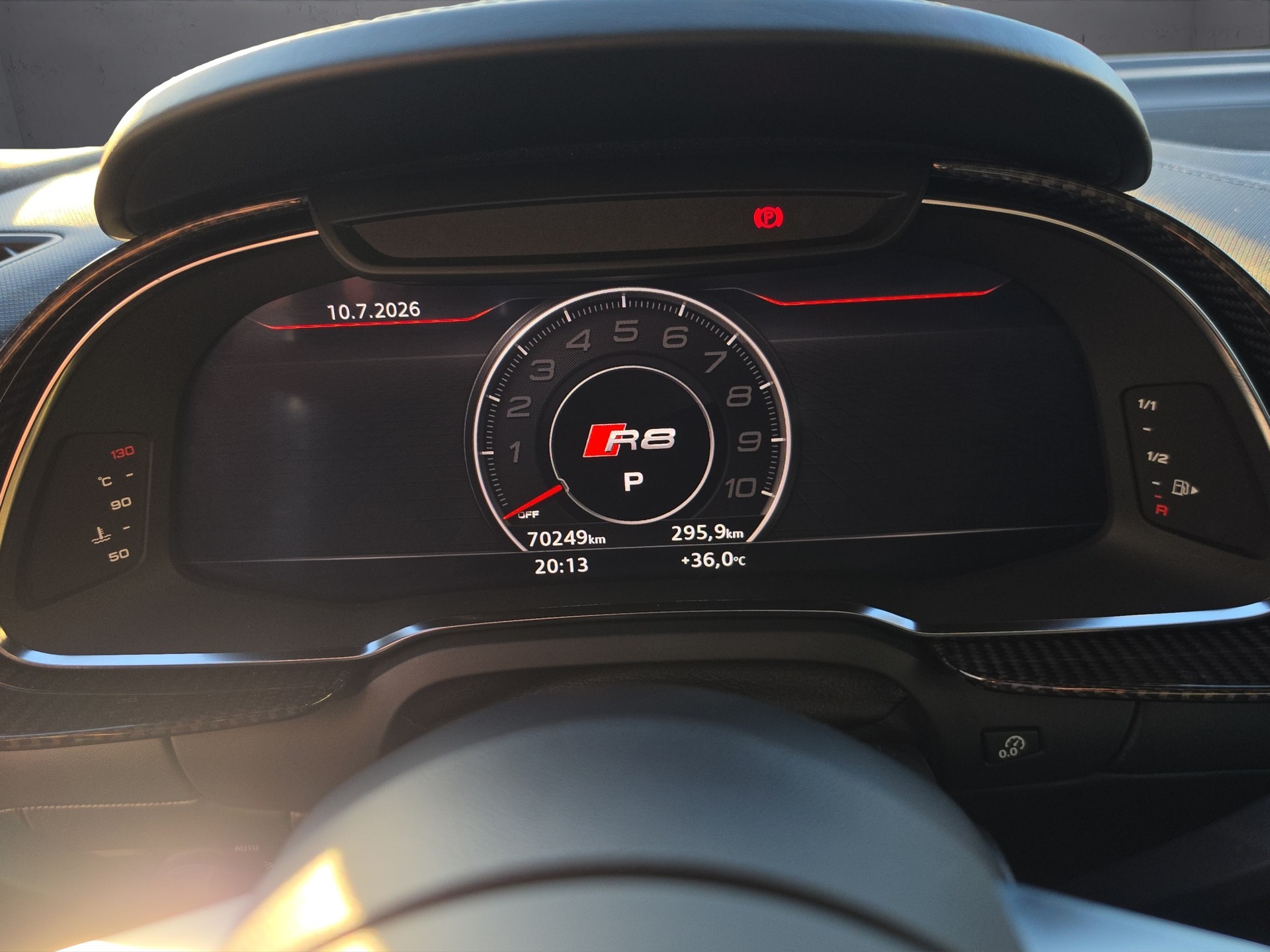 AUDI R8 Coupé 5.2 S-Tronic-image-12