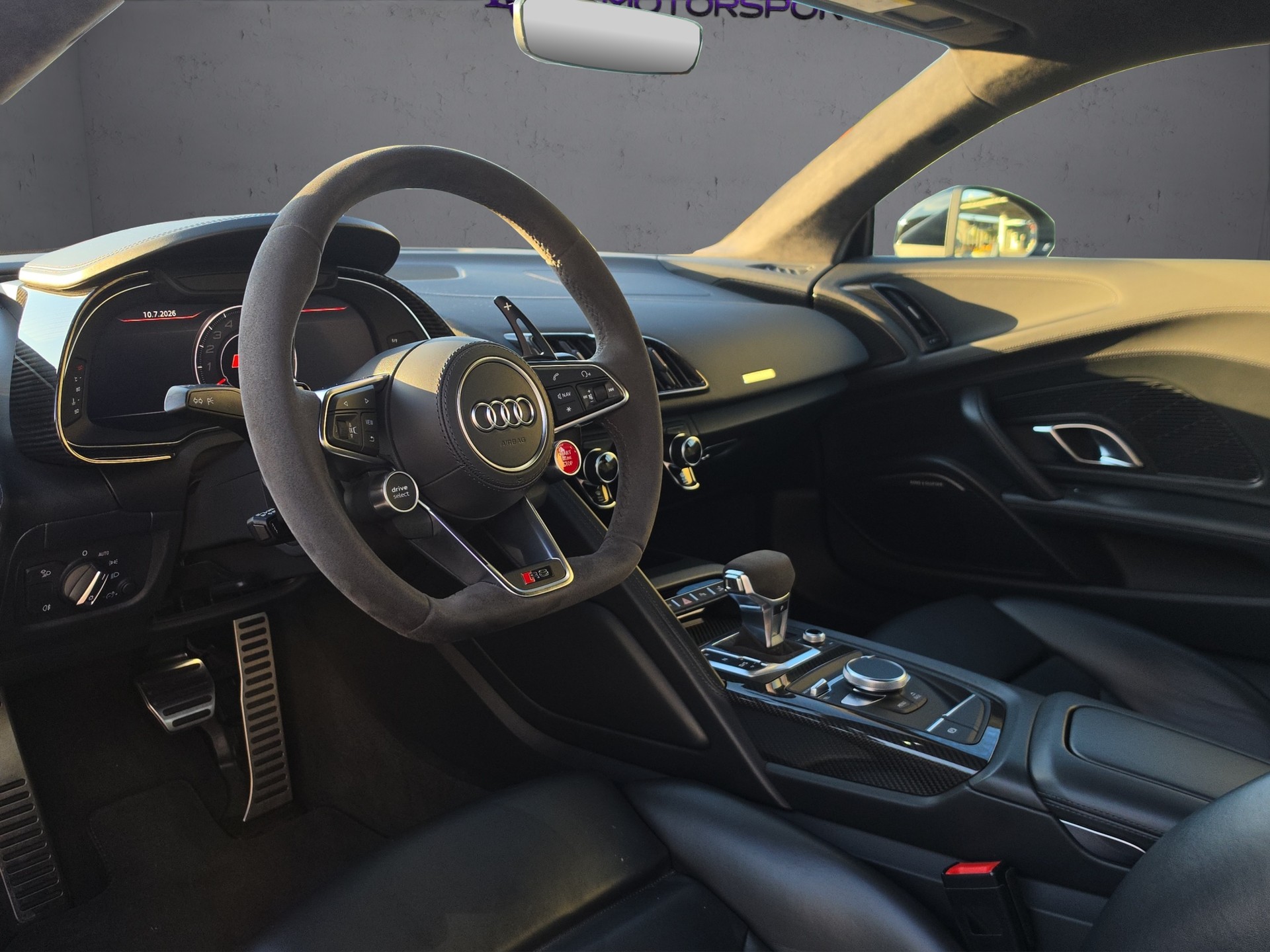 AUDI R8 Coupé 5.2 S-Tronic-image-1