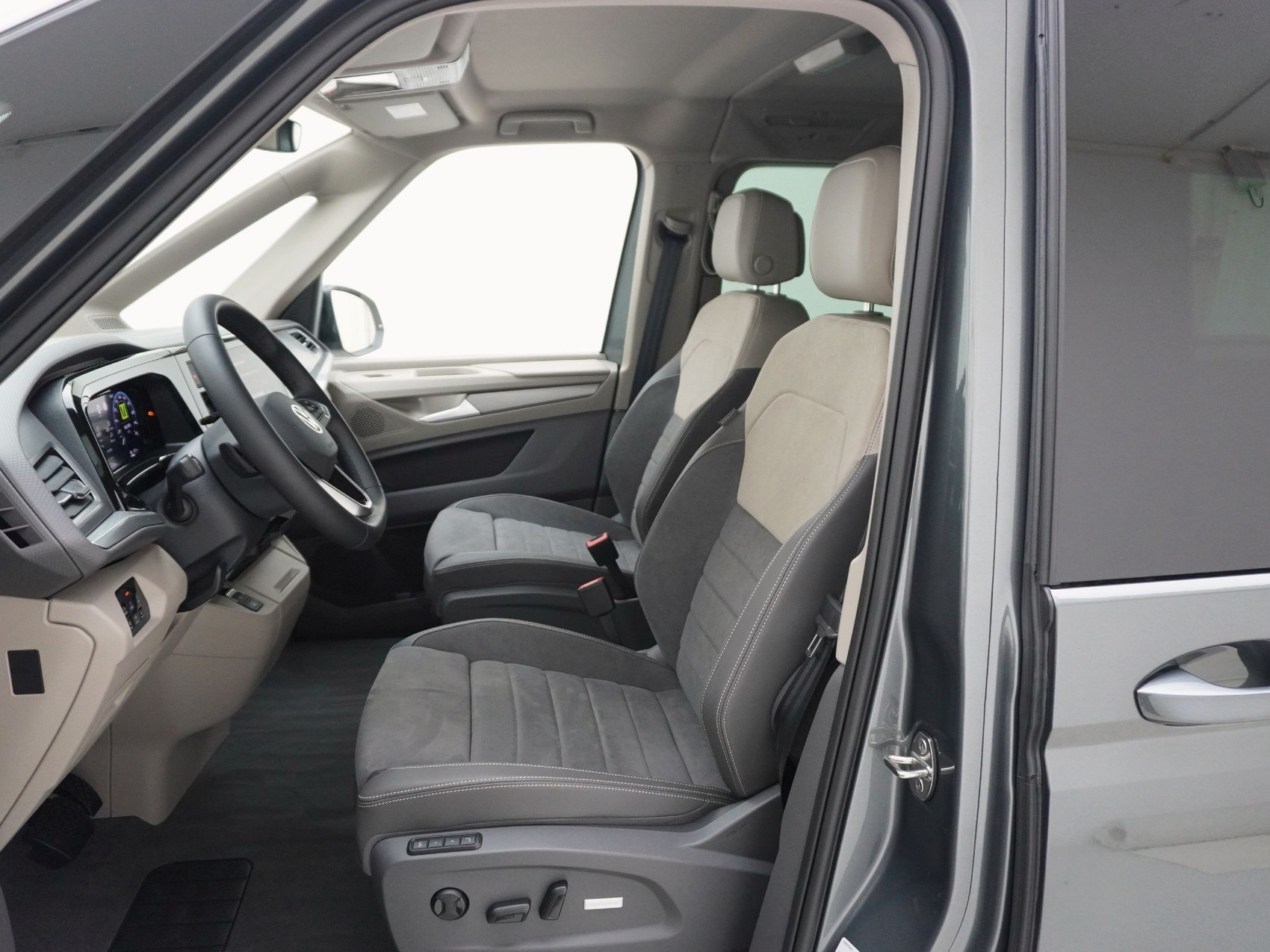 VW Multivan lang 1.5 TSI eHybrid Life Edition 4Motion DSG-image-12