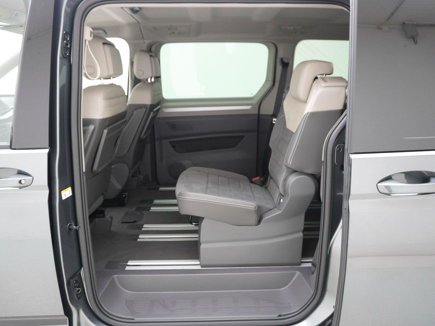 VW Multivan lang 1.5 TSI eHybrid Life Edition 4Motion DSG-image-15