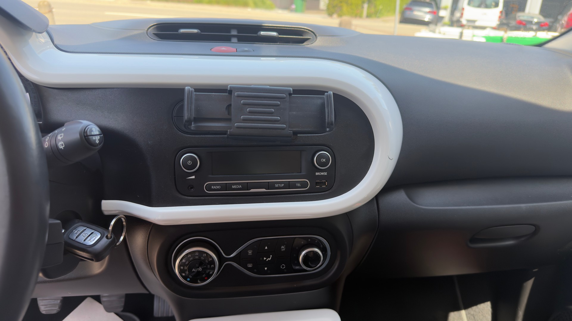 RENAULT Twingo 0.9 Intens-image-11