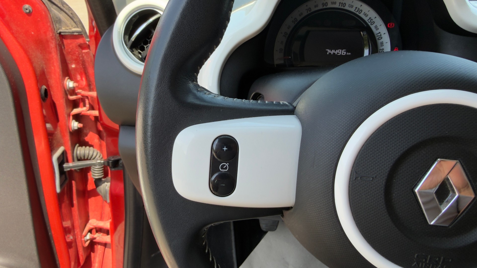 RENAULT Twingo 0.9 Intens-image-10