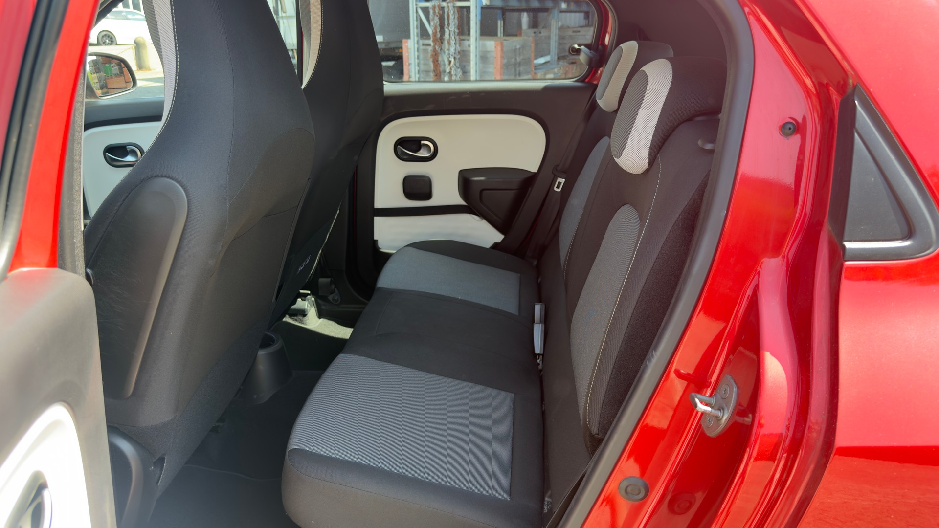 RENAULT Twingo 0.9 Intens-image-13