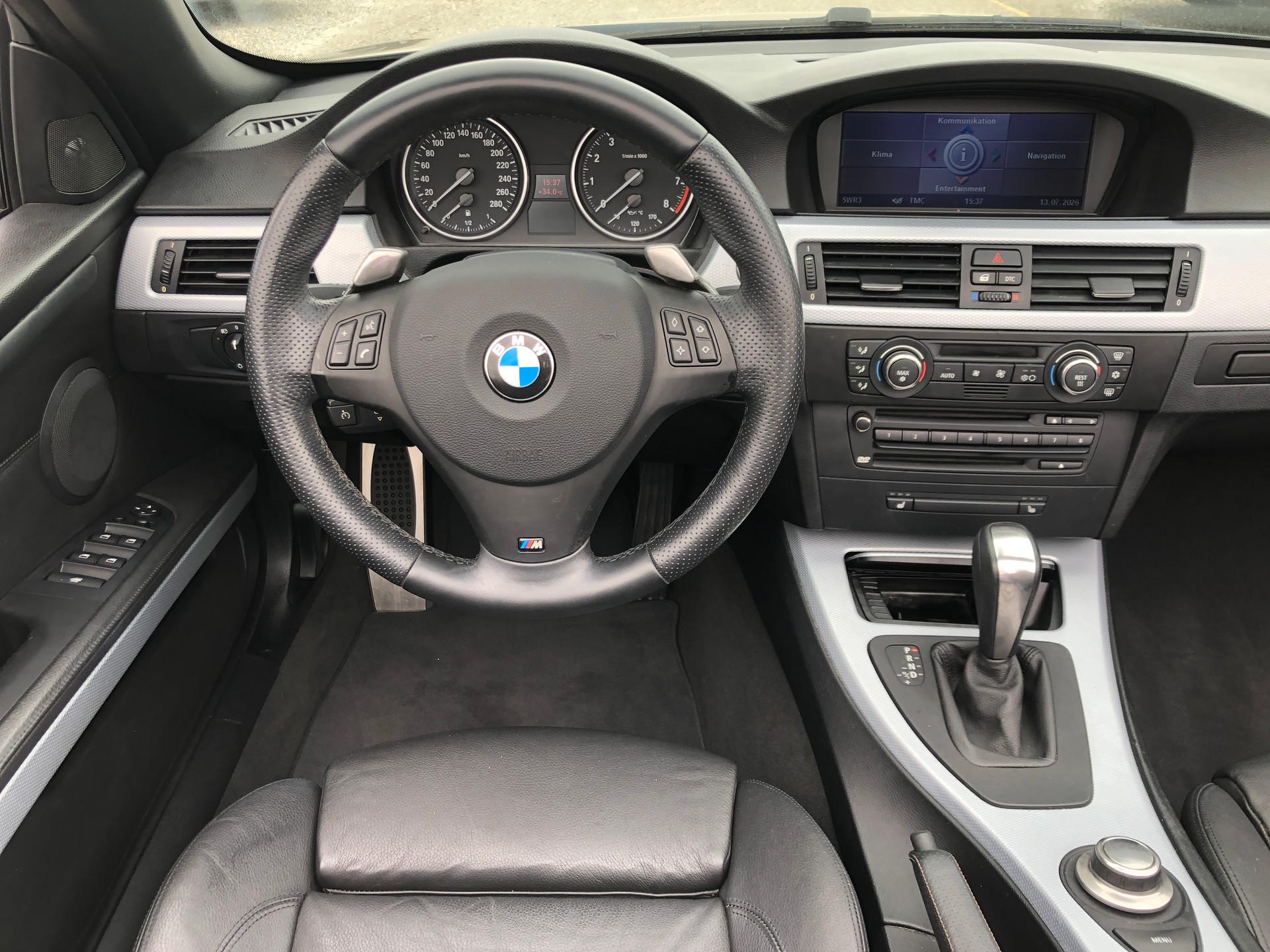 BMW 330i Cabriolet Steptronic-image-8