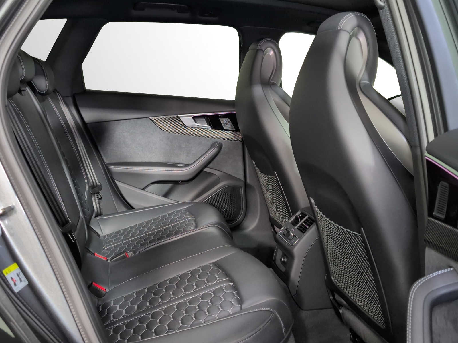 AUDI RS4 Avant quattro tiptronic-image-8