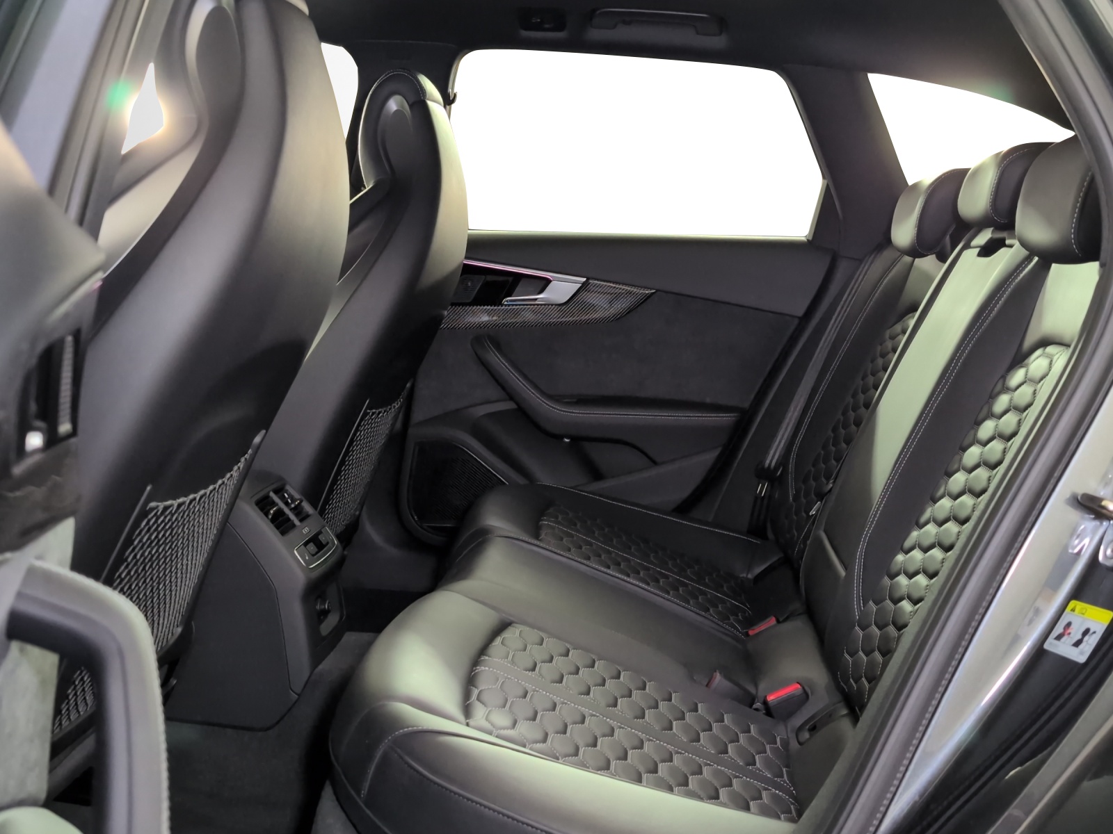 AUDI RS4 Avant quattro tiptronic-image-7