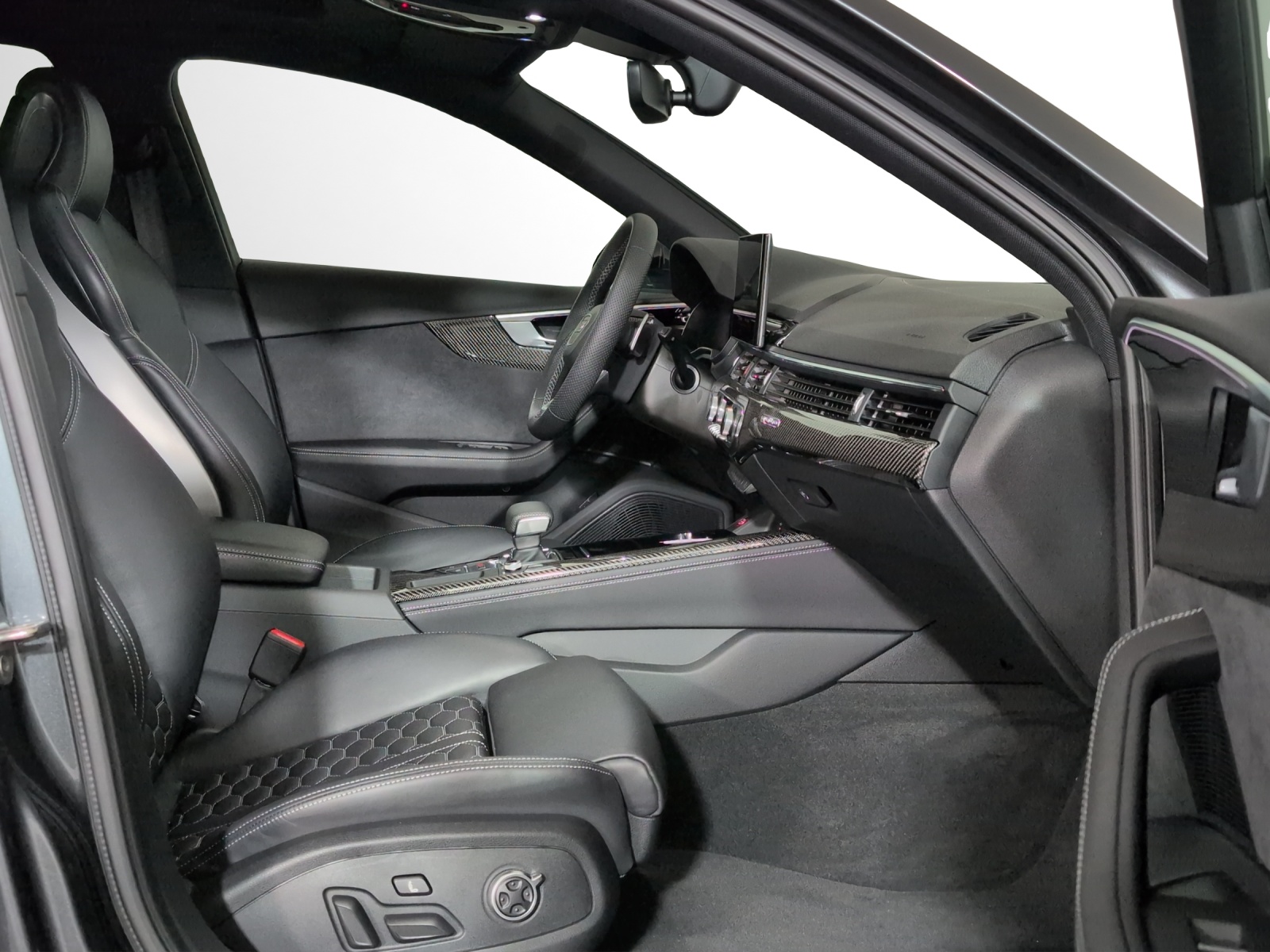 AUDI RS4 Avant quattro tiptronic-image-6