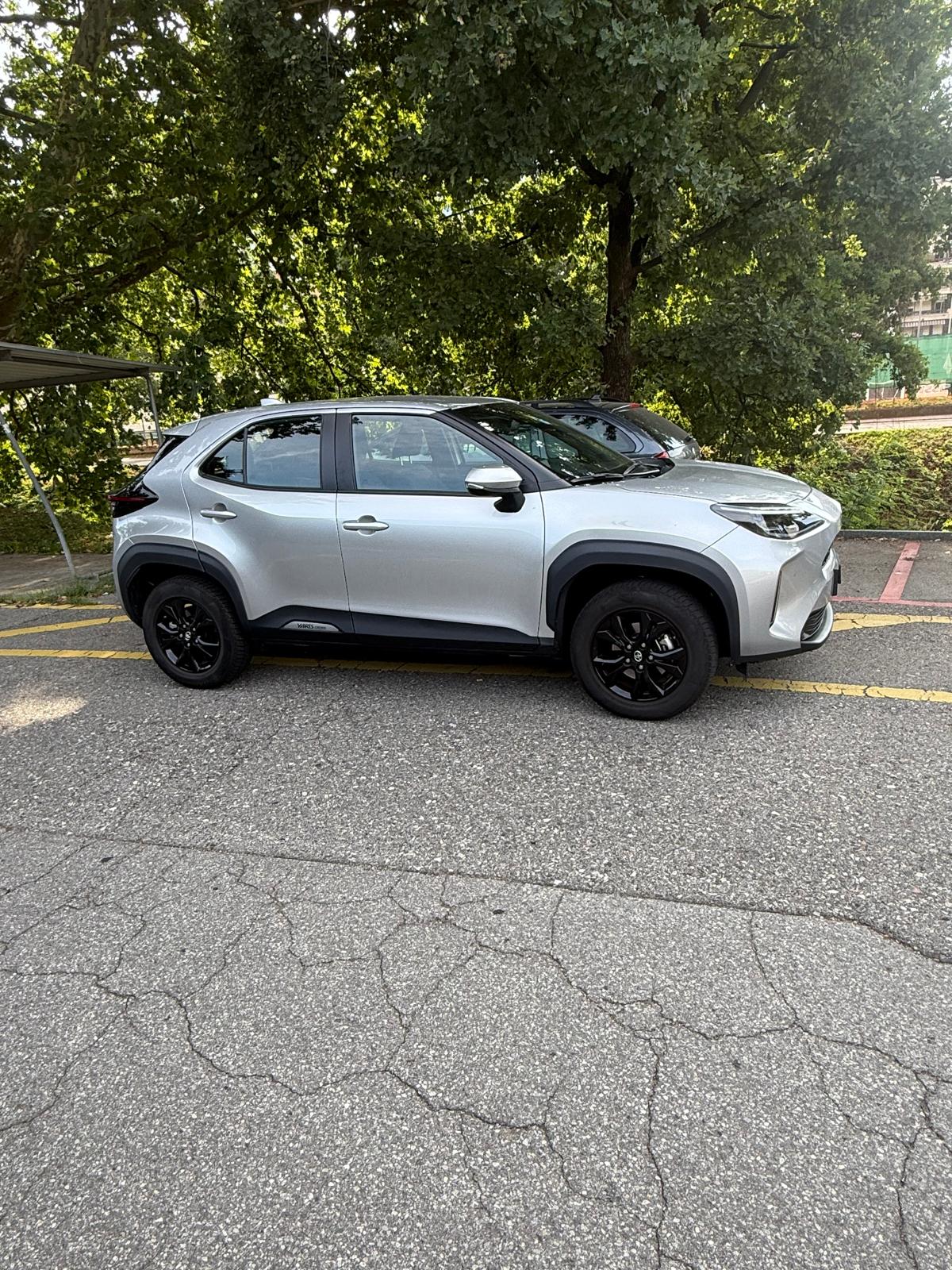 TOYOTA 1.5 VVT-i HSD Trend AWD-i-image-2