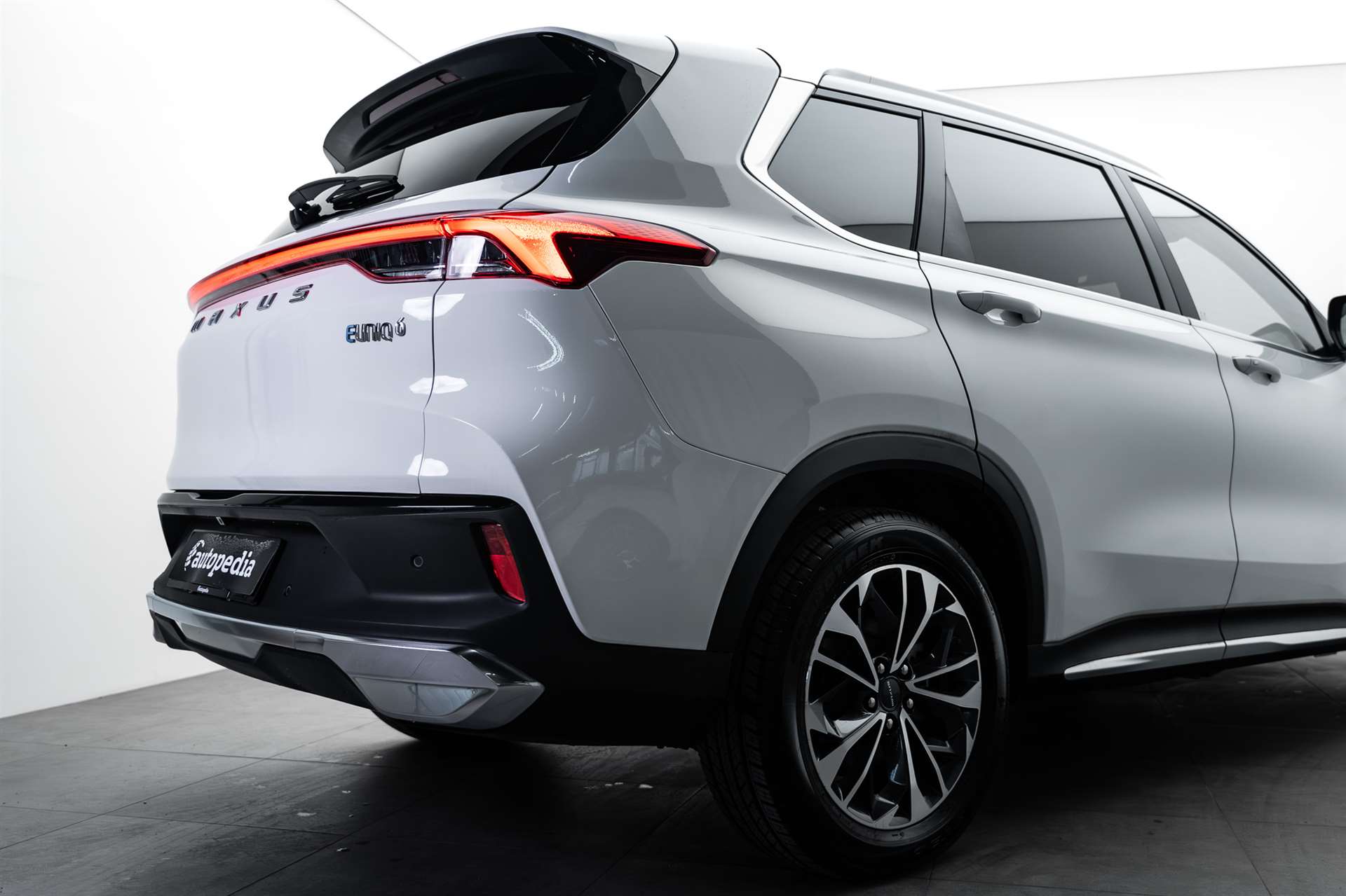 MAXUS EUniq6 70kWh E-Comfort-showroom-element-3
