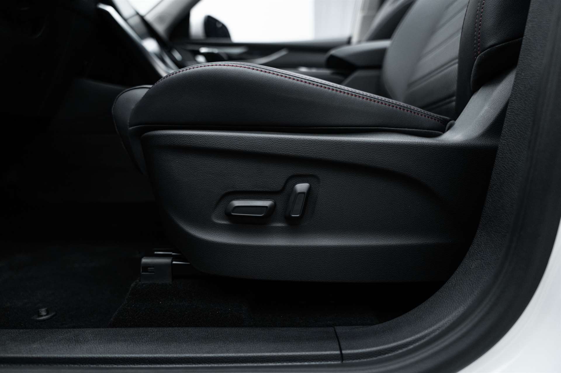 MAXUS EUniq6 70kWh E-Comfort-image-14