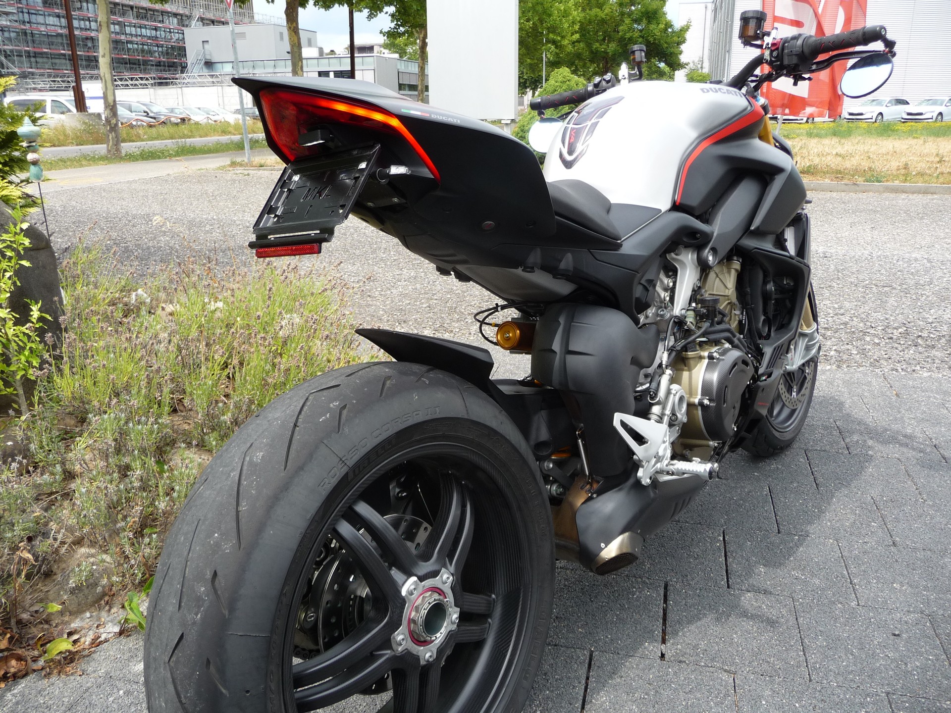 DUCATI Streetfighter V4 SP-showroom-element-1