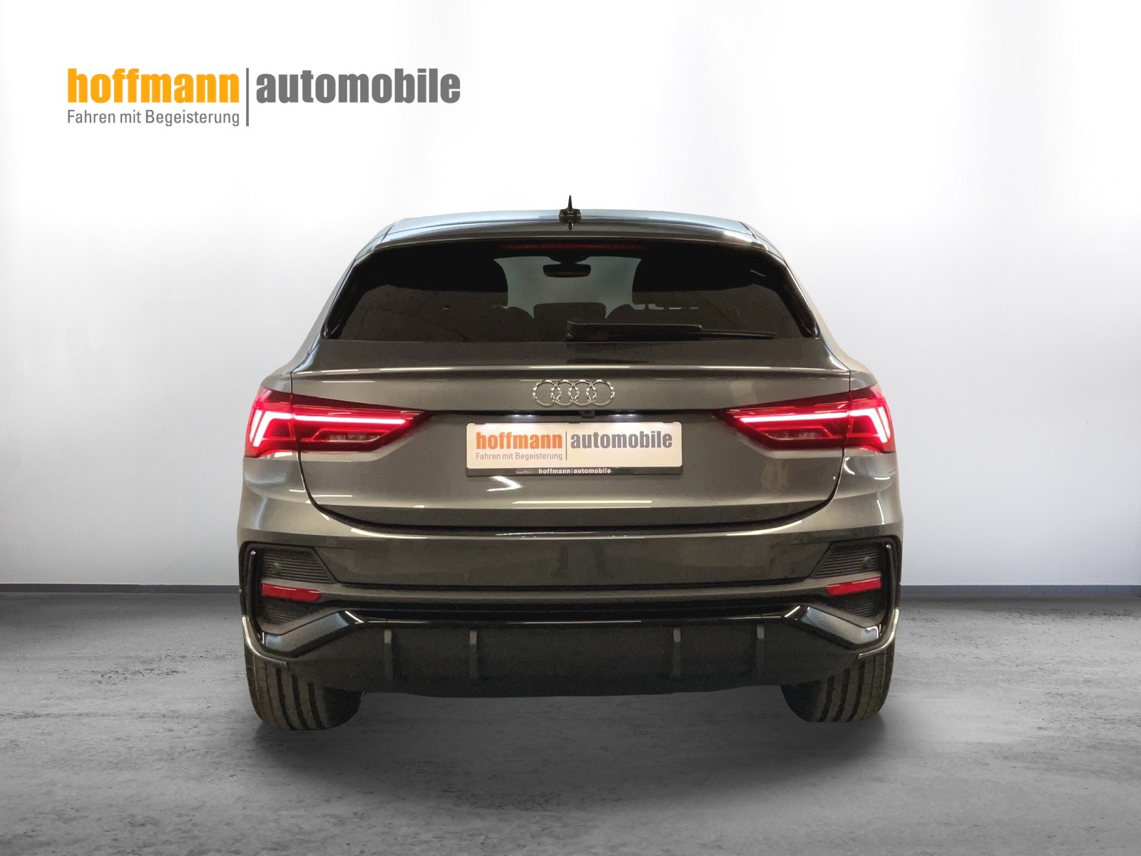 AUDI Q3 Sportback 35 TFSI S line S-tronic-image-4
