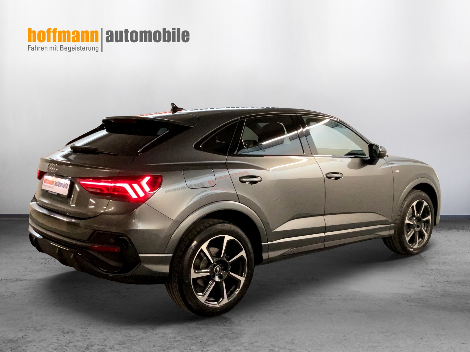 AUDI Q3 Sportback 35 TFSI S line S-tronic-image-3