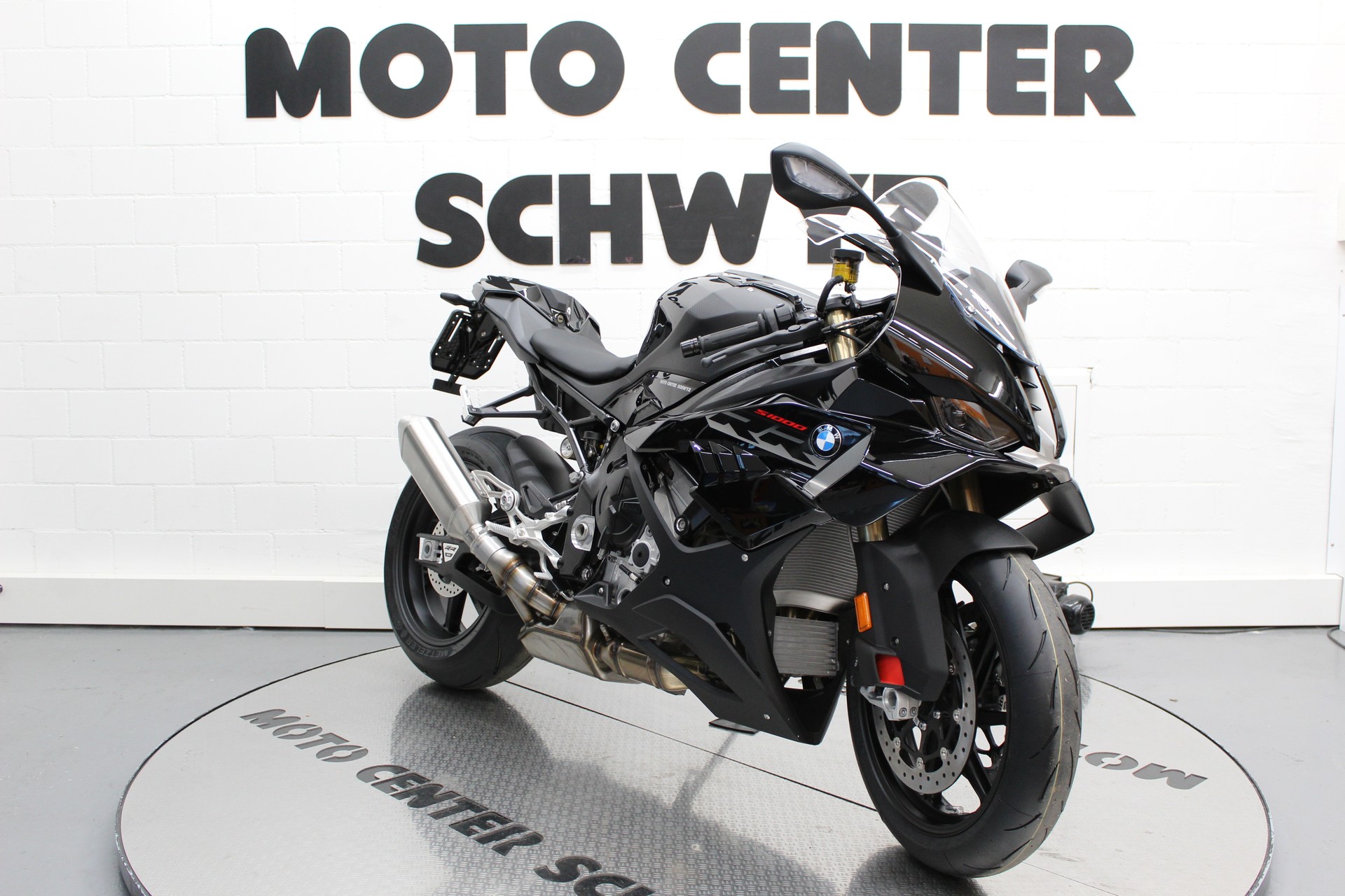 BMW S 1000 RR-showroom-element-1