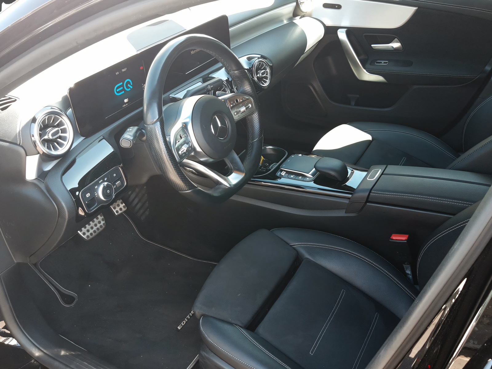 MERCEDES-BENZ A 250 e AMG Line-image-7