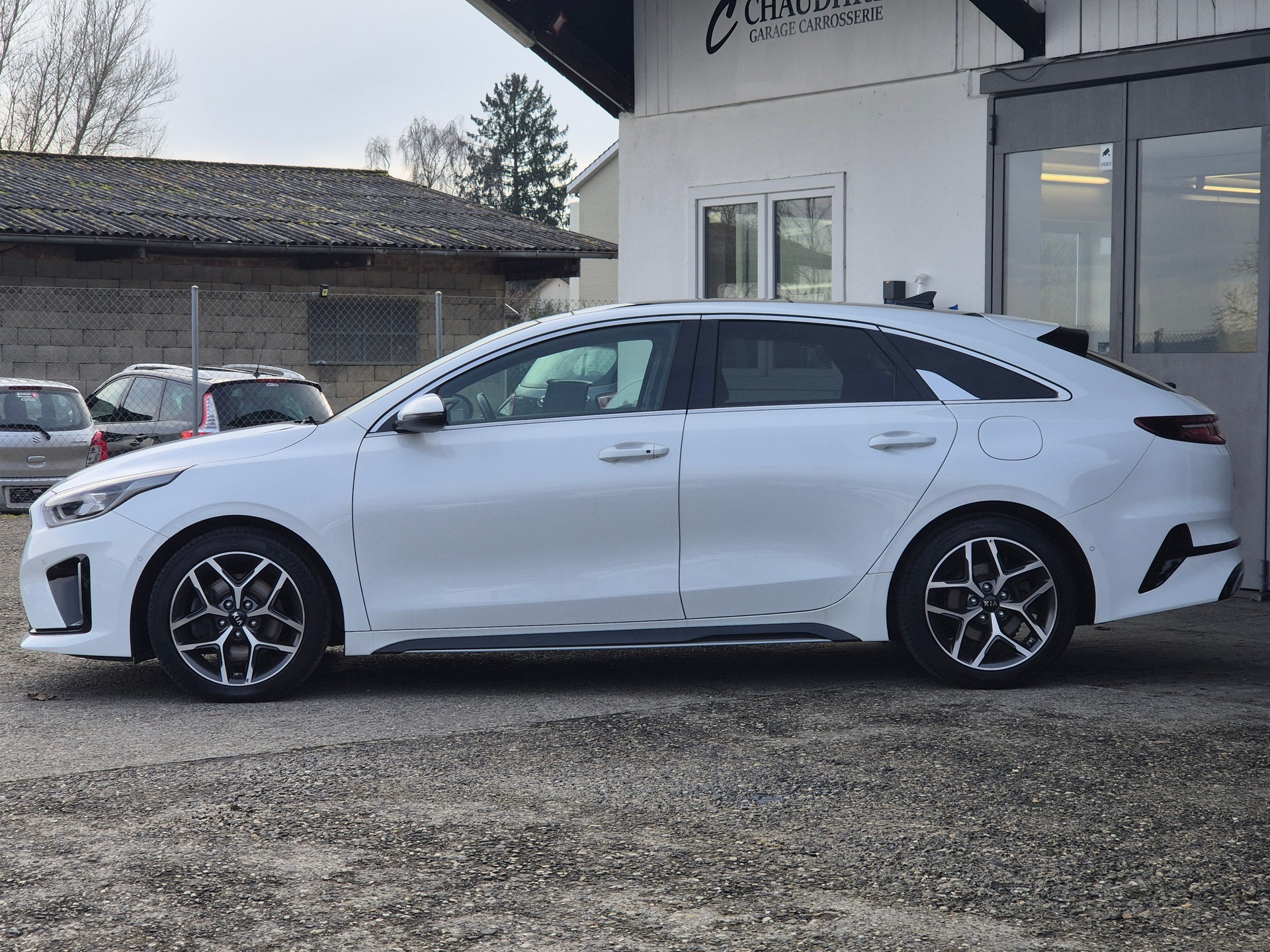 KIA ProCeed 1.5 T-GDi MHEV GT-Line DCT-image-9