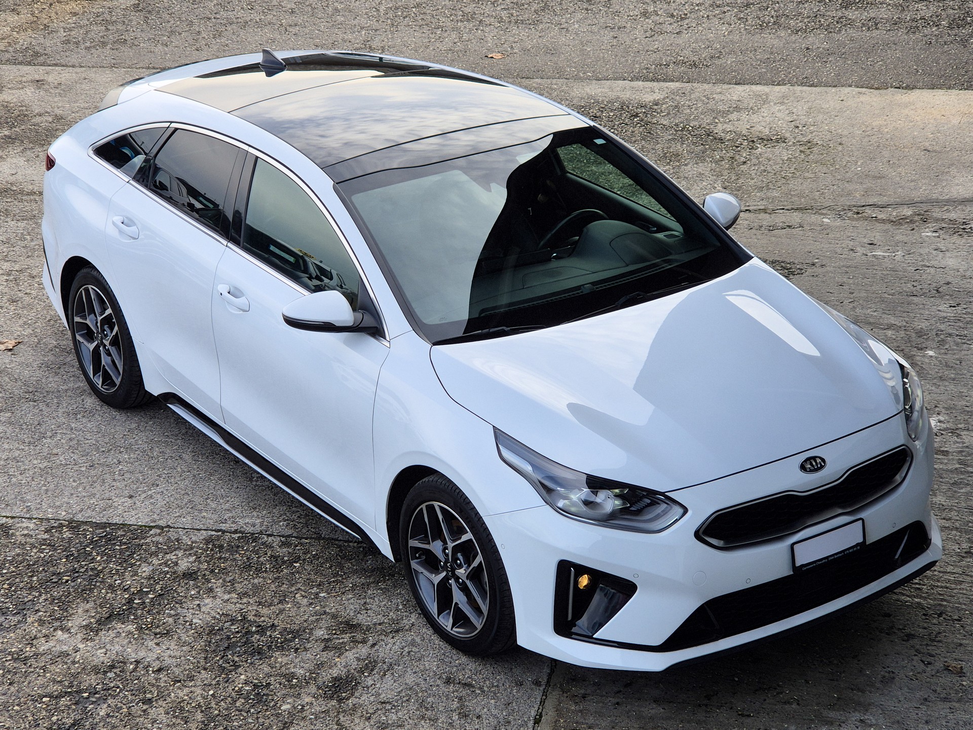 KIA ProCeed 1.5 T-GDi MHEV GT-Line DCT-image-2