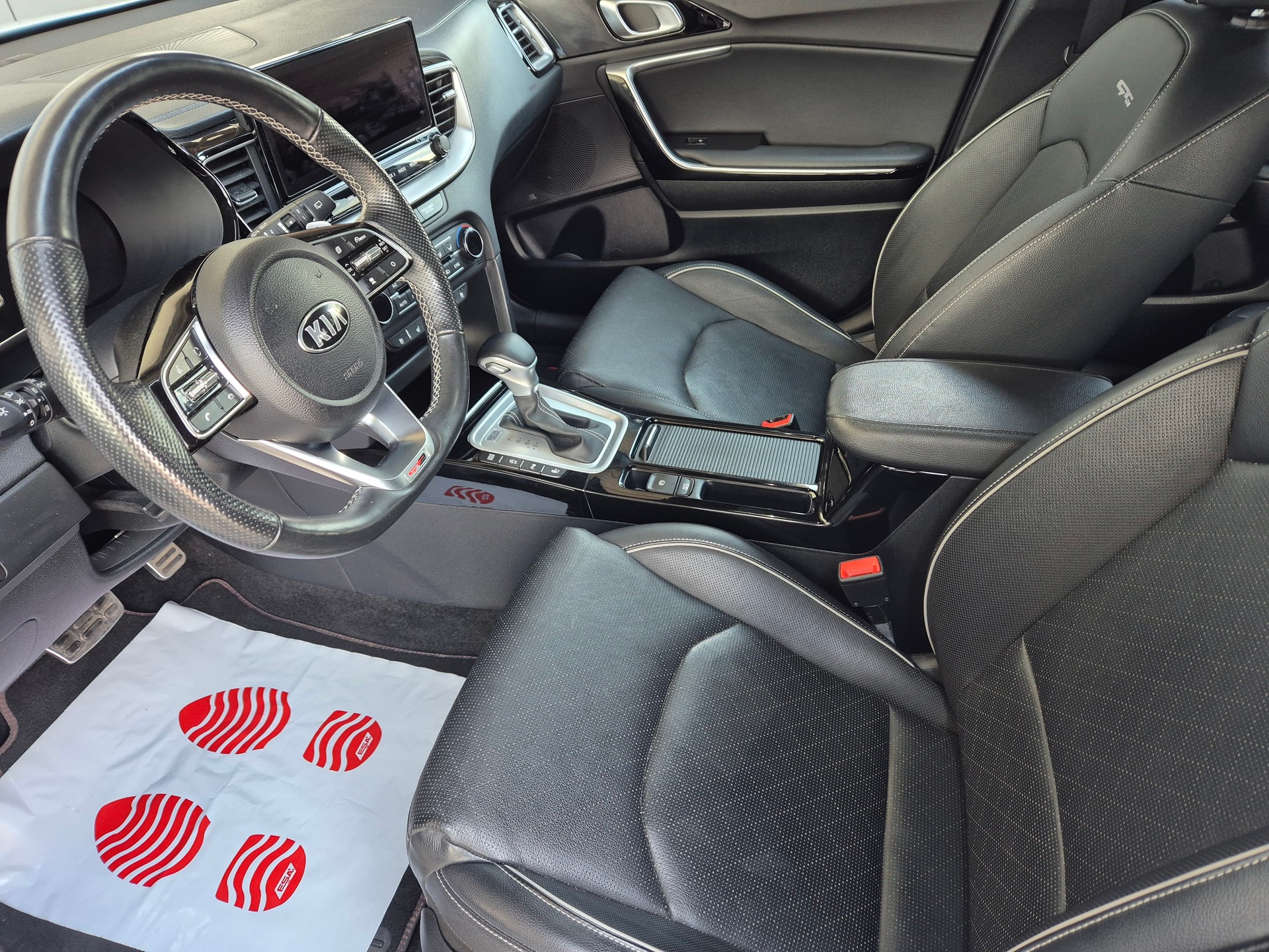 KIA ProCeed 1.5 T-GDi MHEV GT-Line DCT-image-12