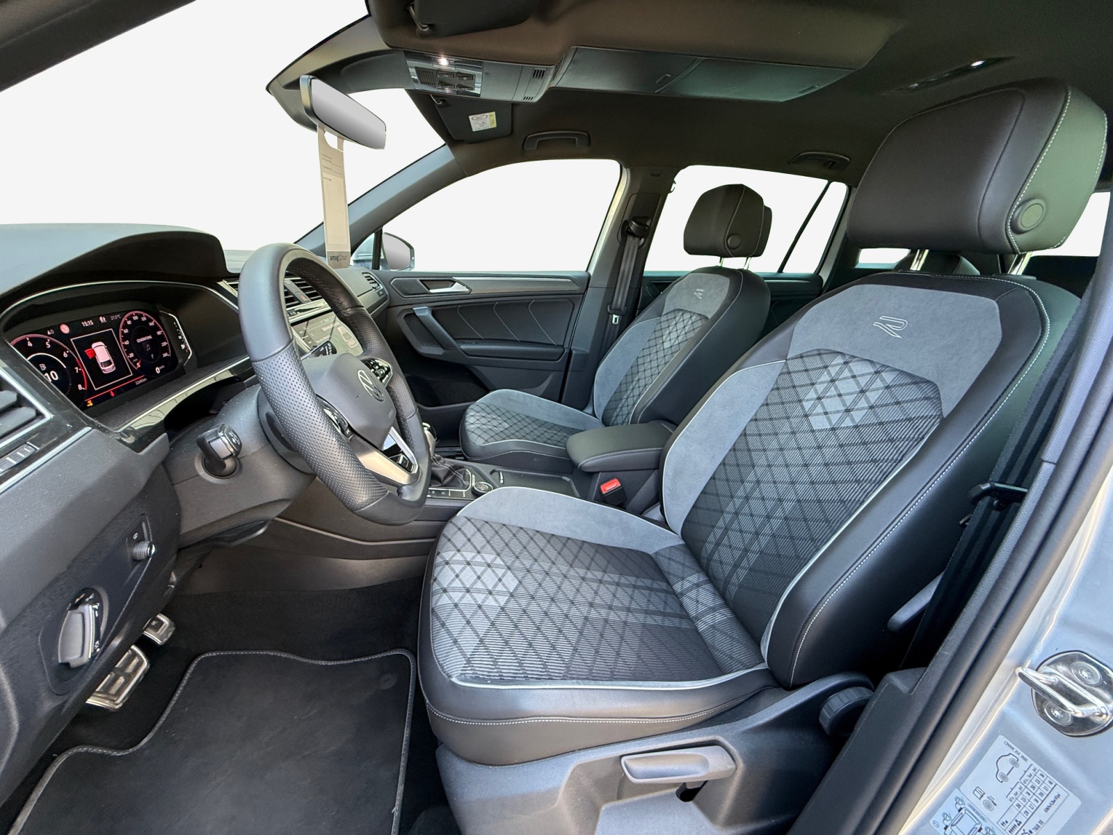 VW Tiguan 2.0TSI R-Line 4Motion DSG-image-7