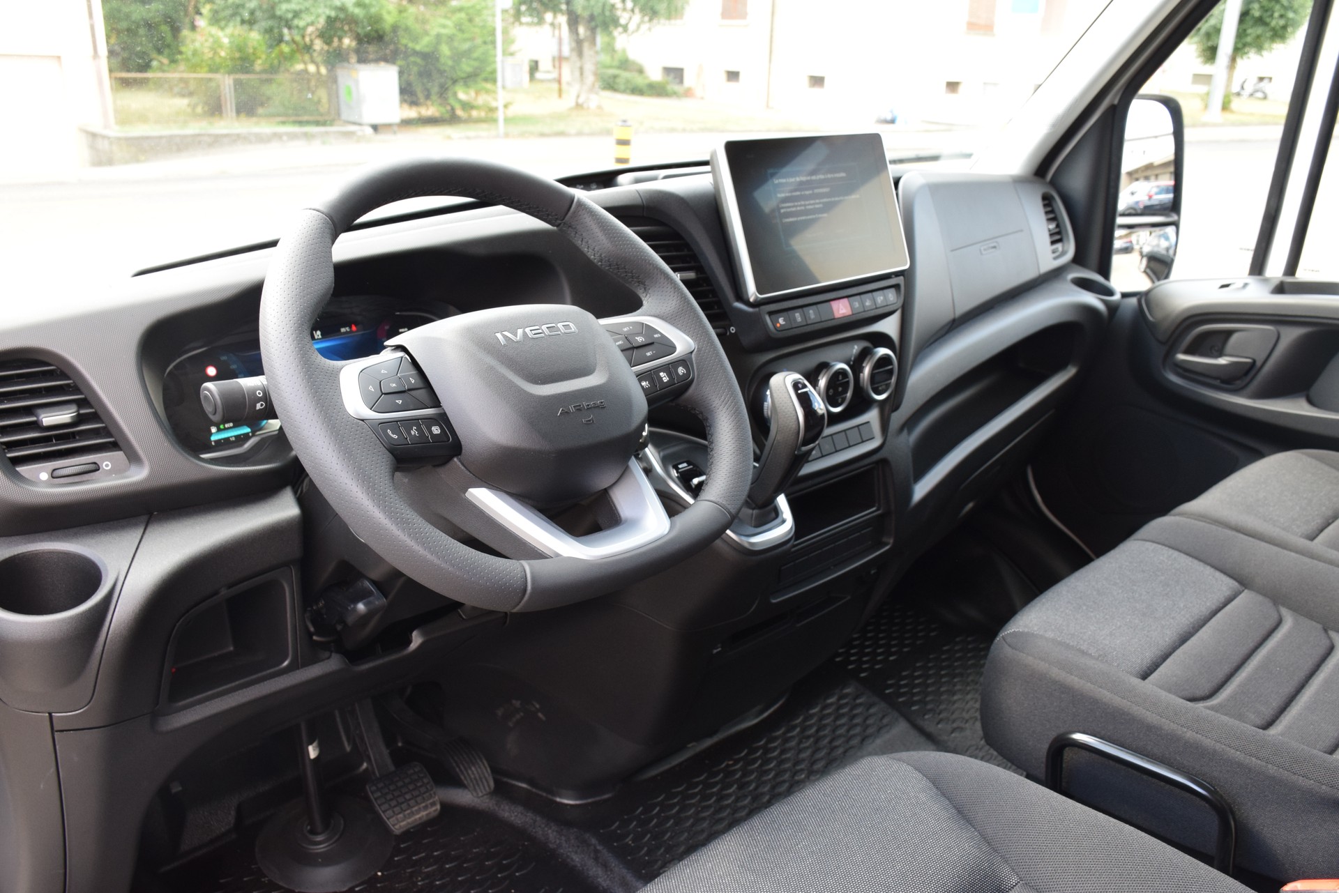 IVECO 35 S 21H-image-11