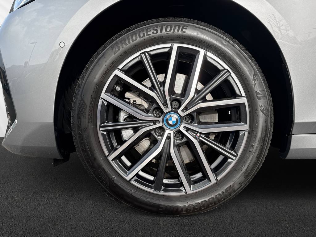 BMW 230e xDrive Active Tourer M Sport-image-9