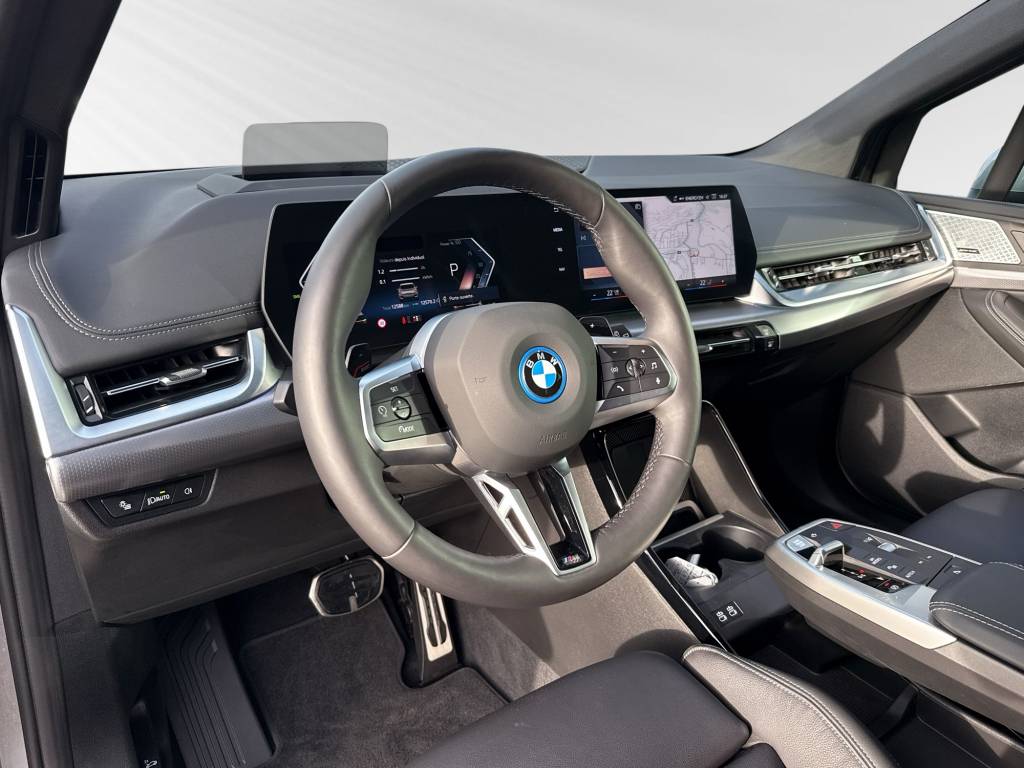 BMW 230e xDrive Active Tourer M Sport-image-4