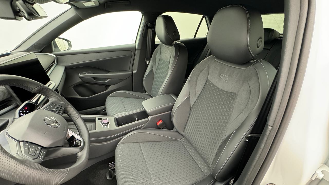 VW T-Roc 1.5 eTSI mHEV R-Line DSG-image-4