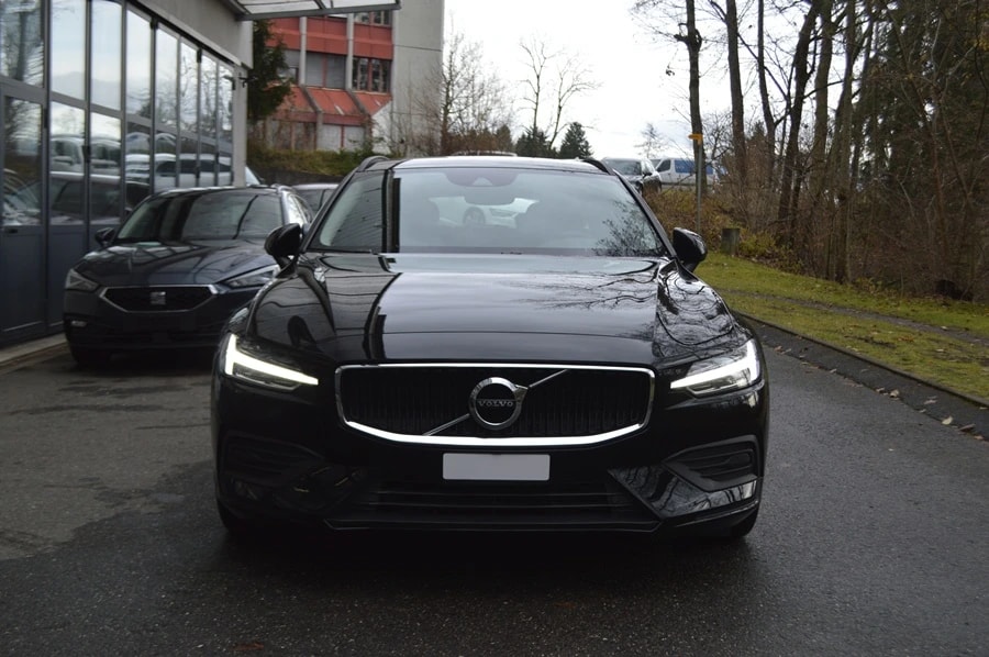 VOLVO V60 B3 Benzin Mild Hybrid Momentum Light Geartronic-image-1