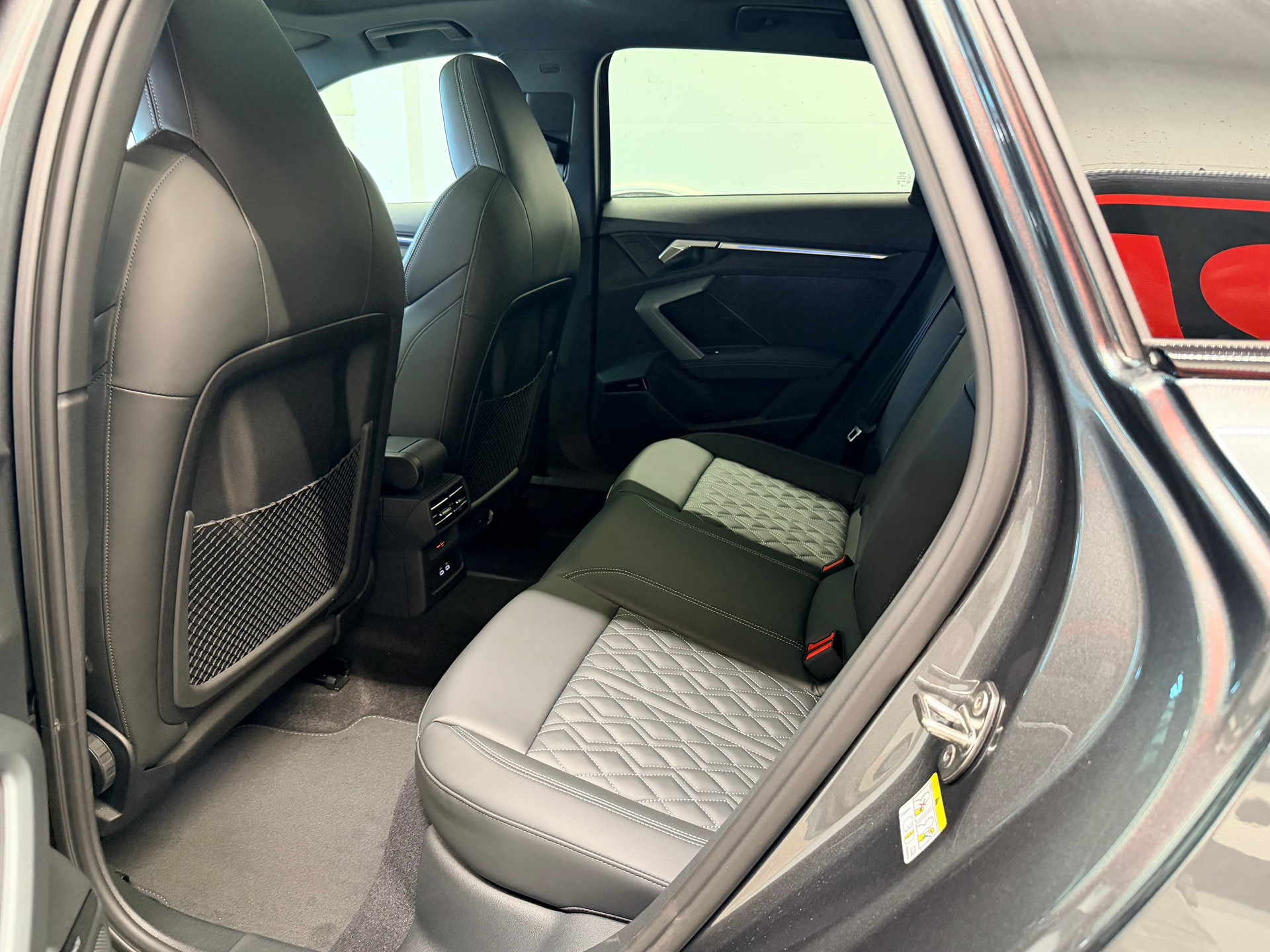 AUDI S3 Sportback TFSI quattro S-tronic-image-16