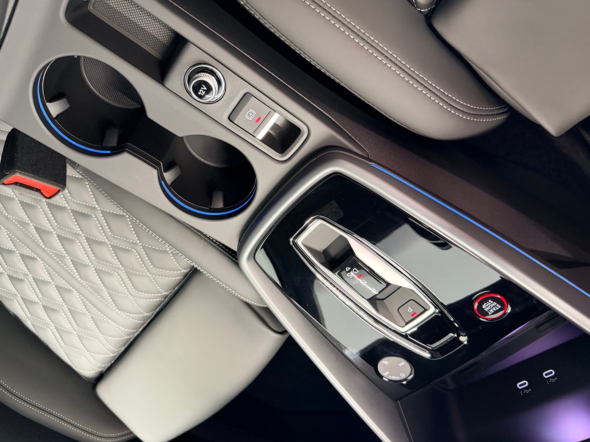 AUDI S3 Sportback TFSI quattro S-tronic-image-22