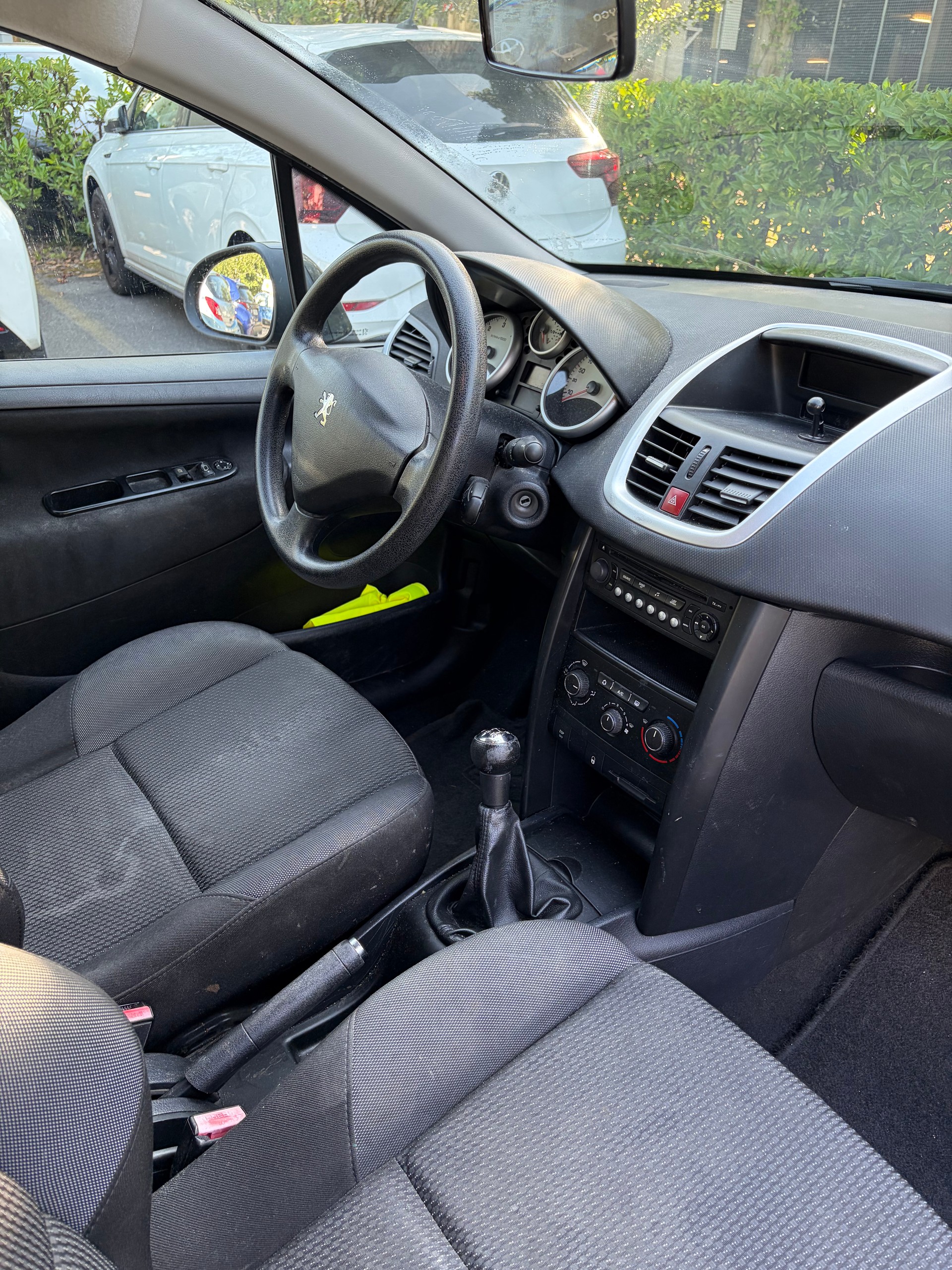 PEUGEOT 207 SW 1.6 HDI Trendy Clim-image-11