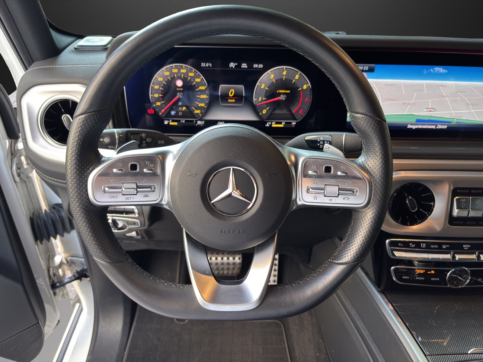 MERCEDES-BENZ G 500 AMG Line 9G-Tronic-image-10