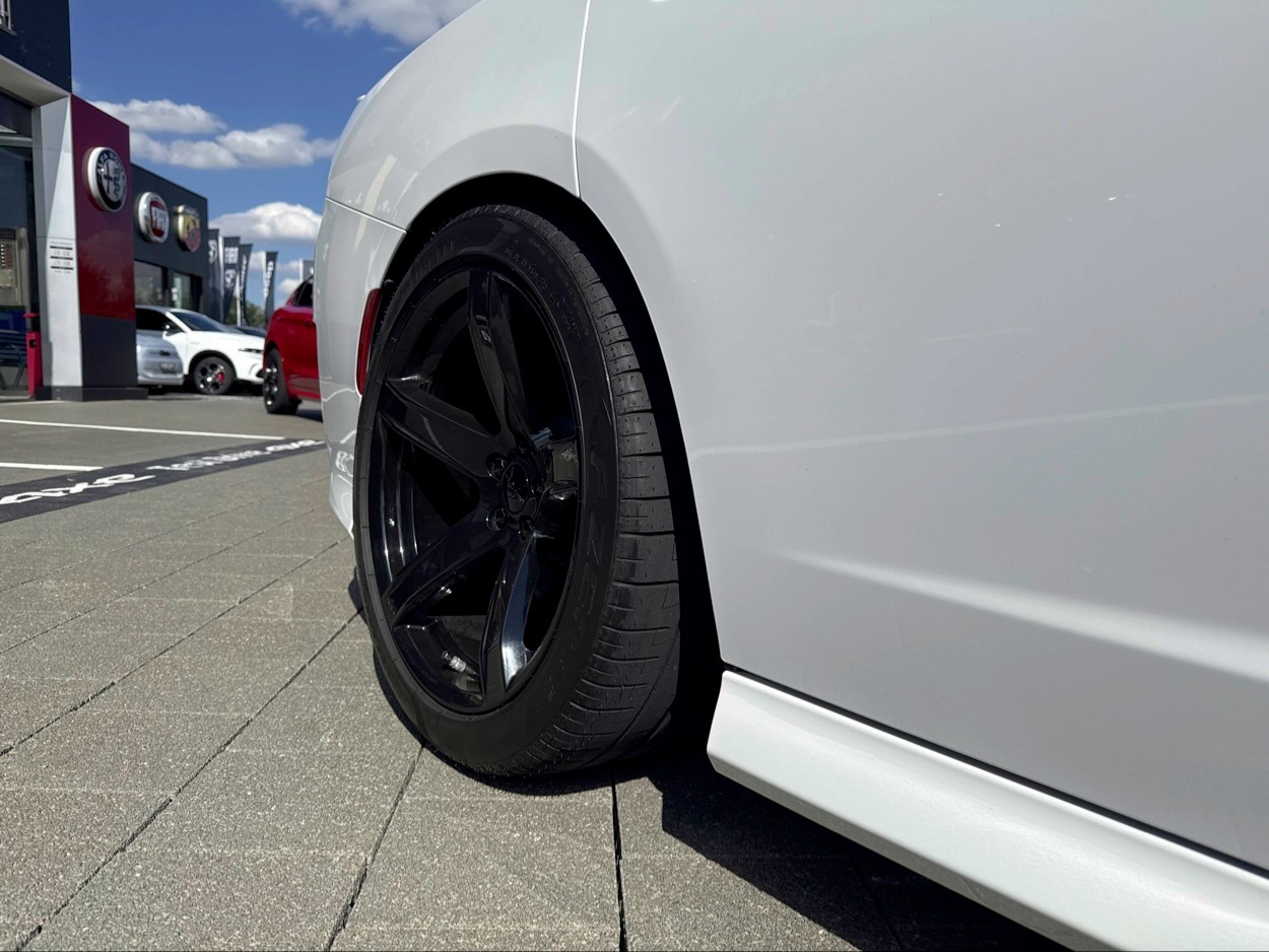 DODGE Charger SRT8-image-7
