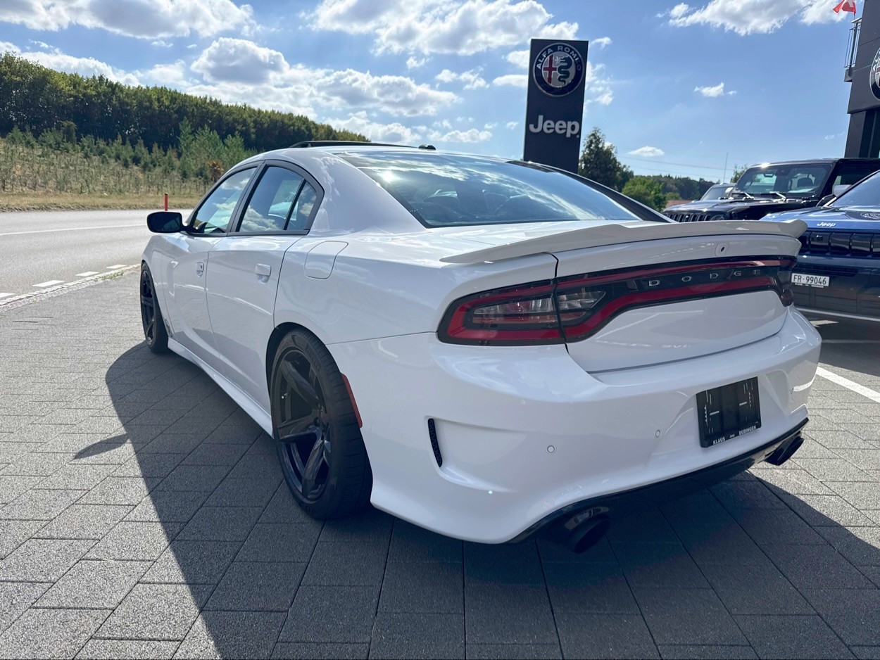 DODGE Charger SRT8-image-1