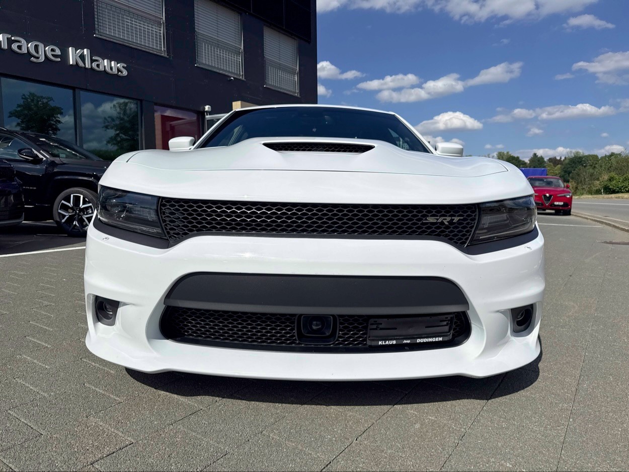 DODGE Charger SRT8-image-4