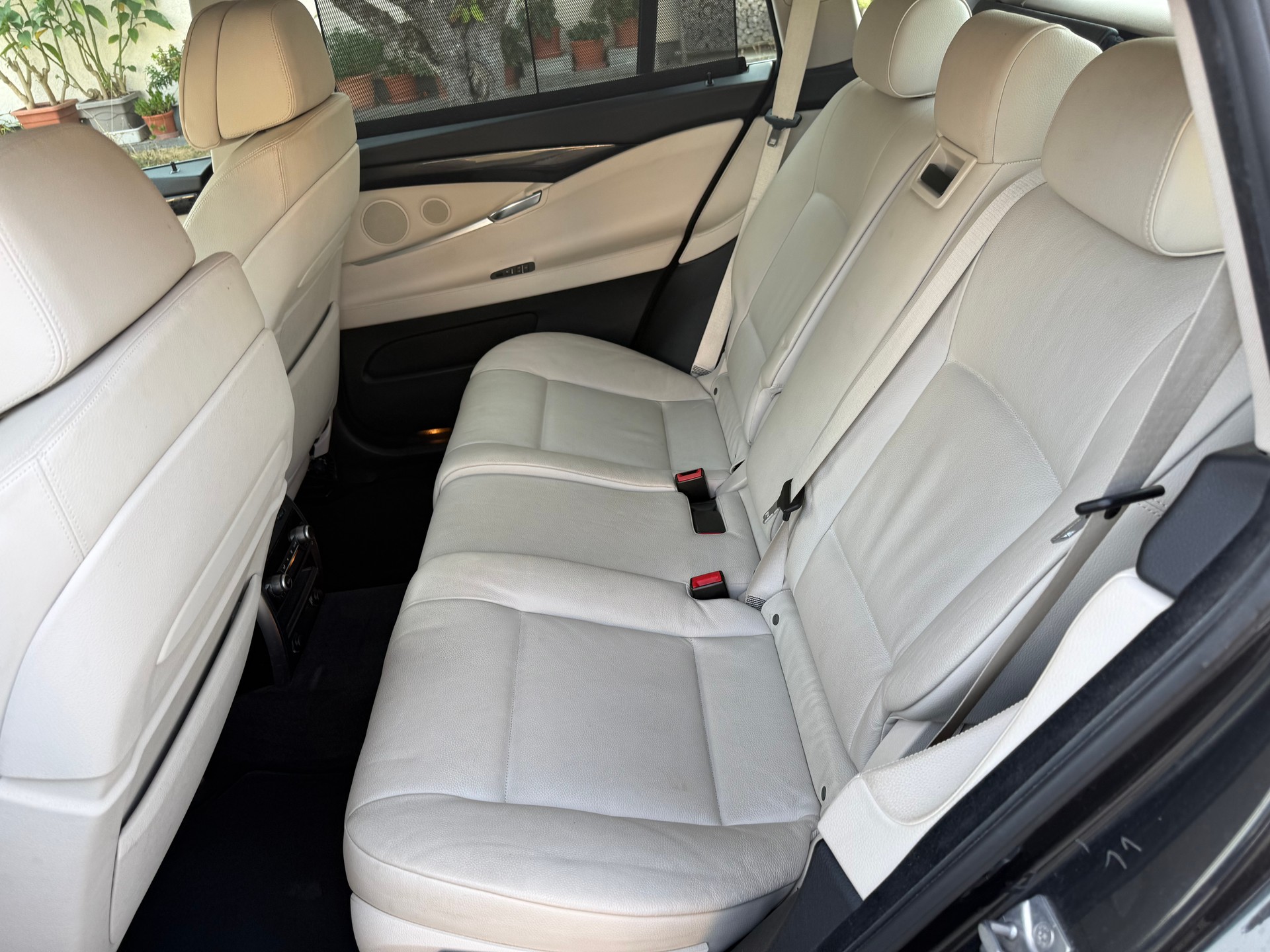 BMW 550i GT Steptronic-image-6